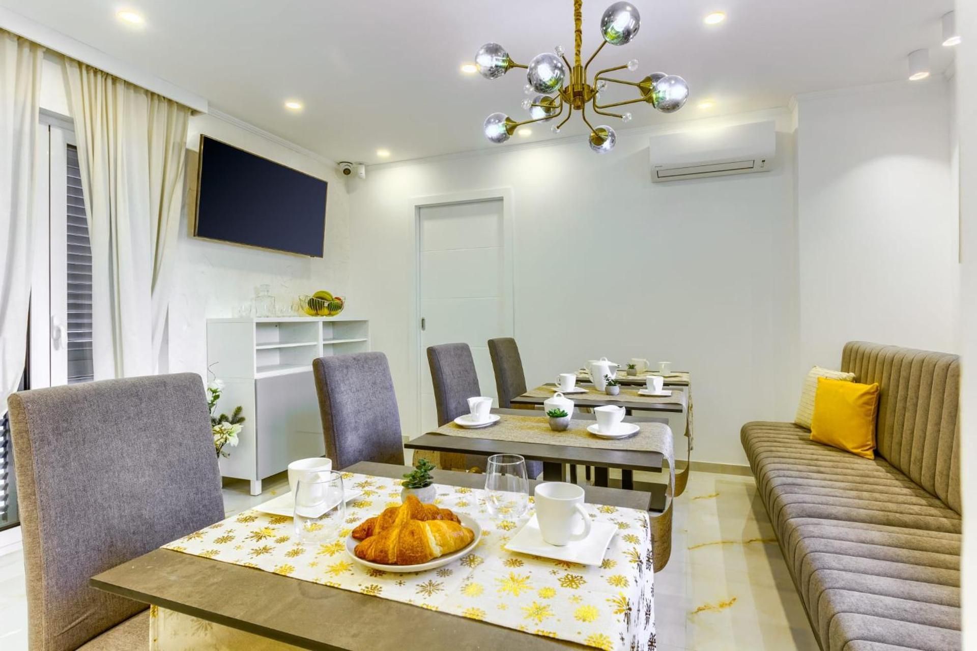 Irini Luxury Rooms