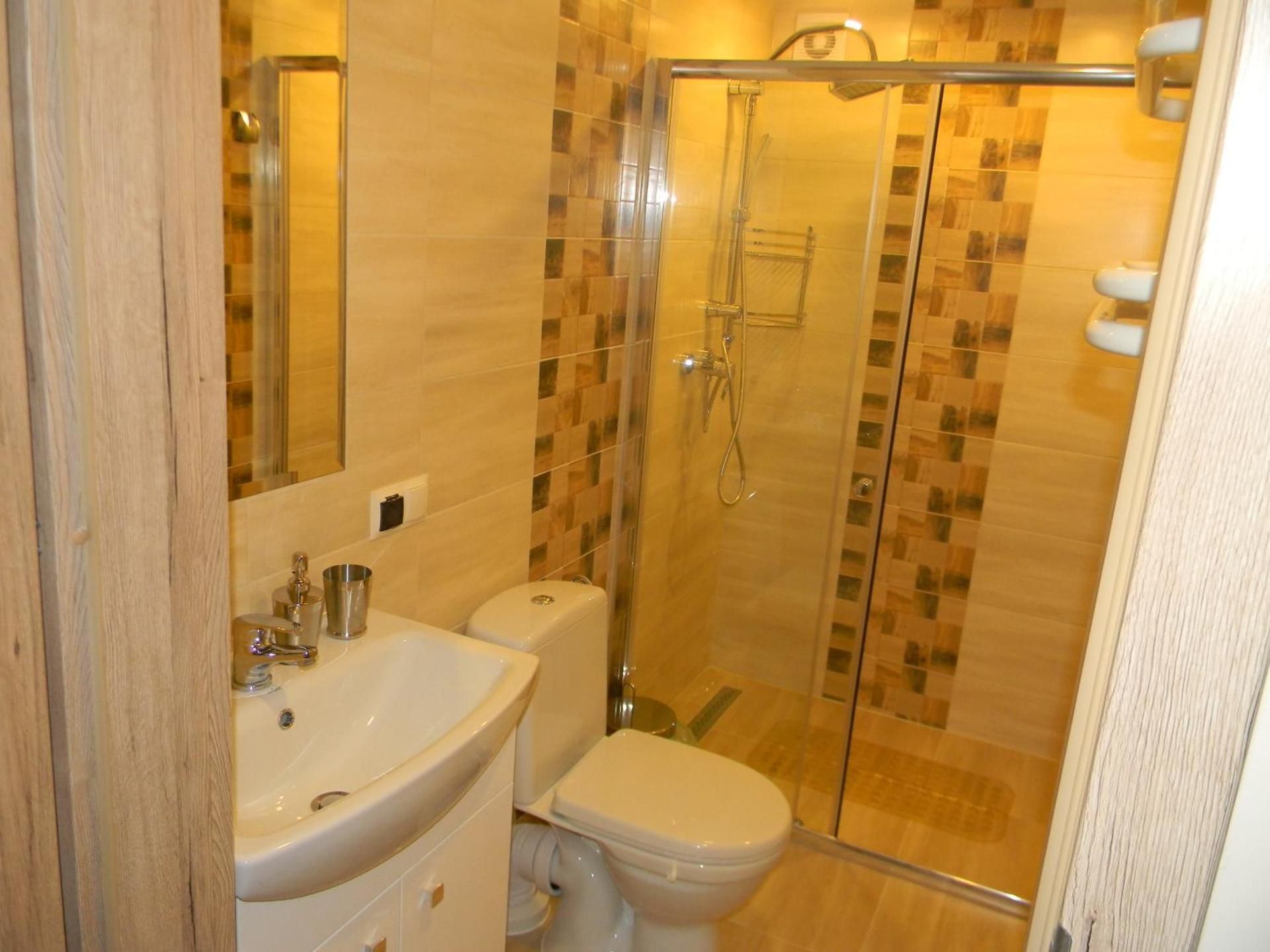 Twin Room with Private External Bathroom