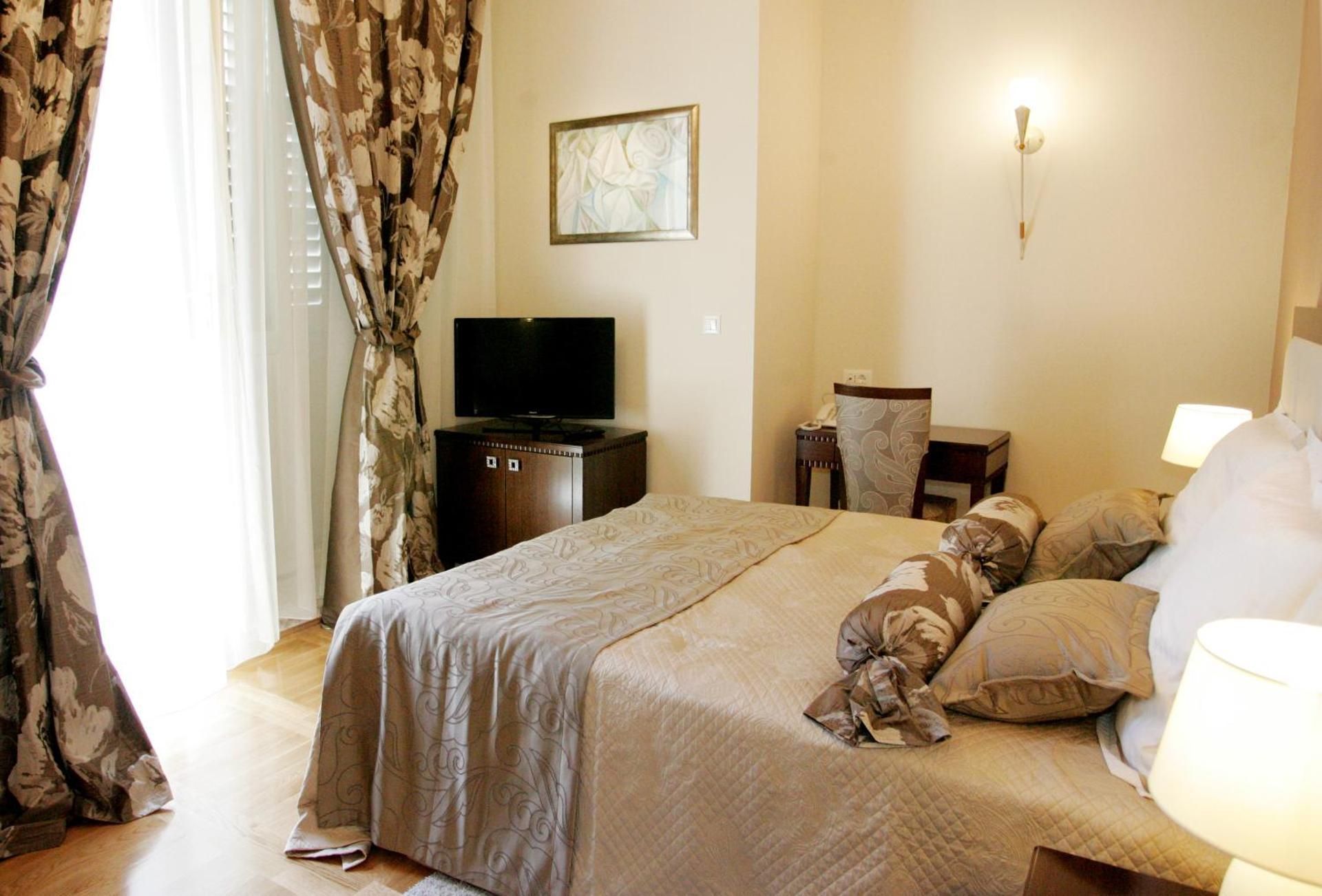 Palace Augubio Luxury Double or Twin Room 2