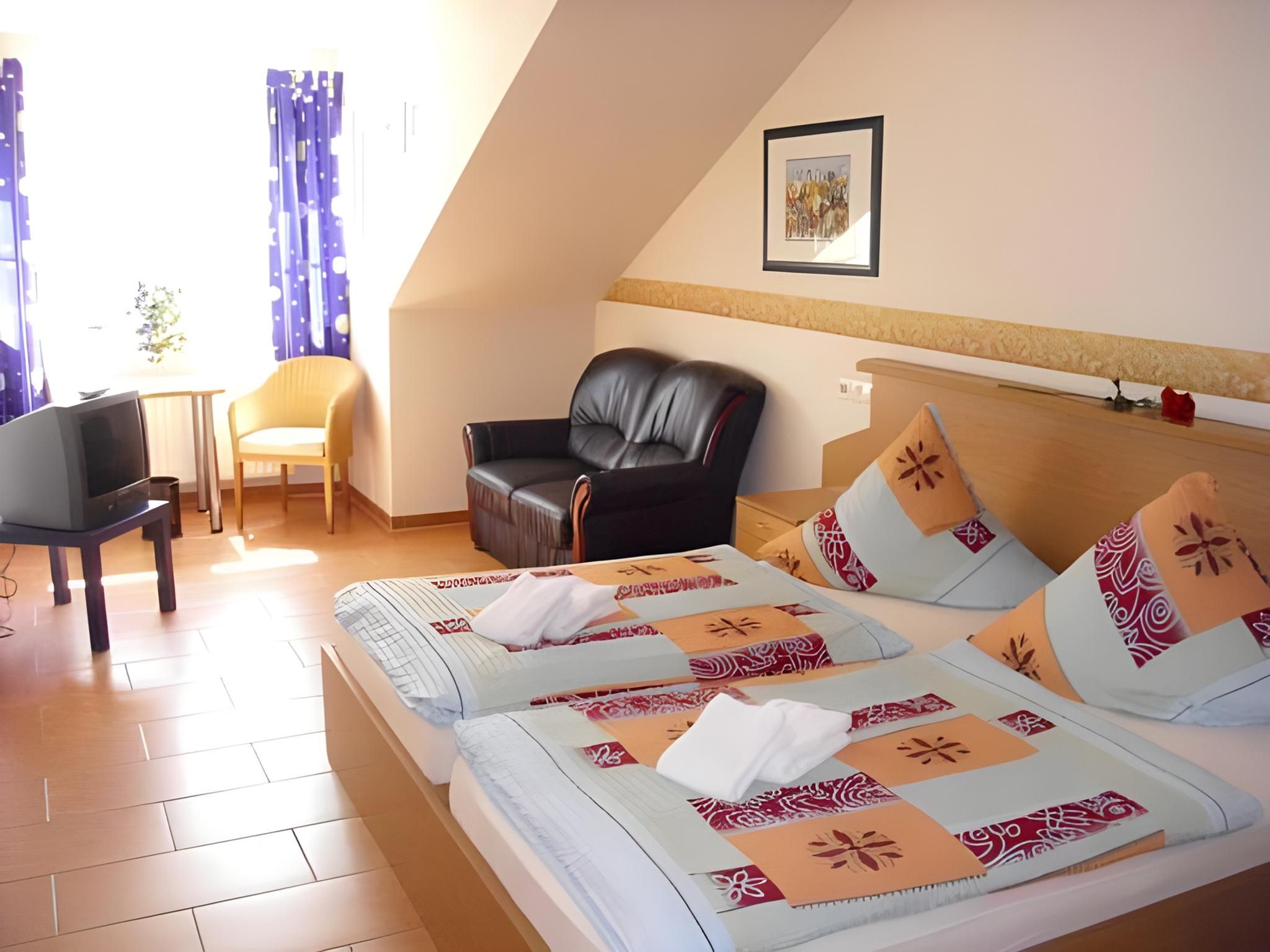 Standard Twin Room