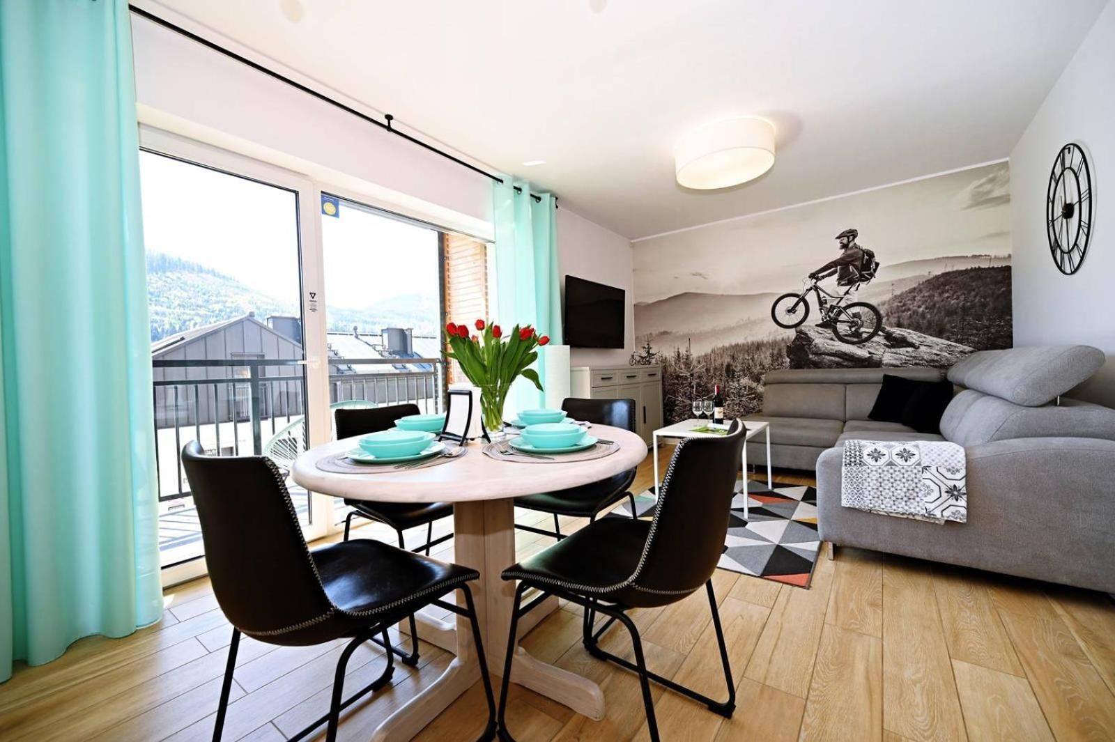 One-Bedroom Apartment with Balcony