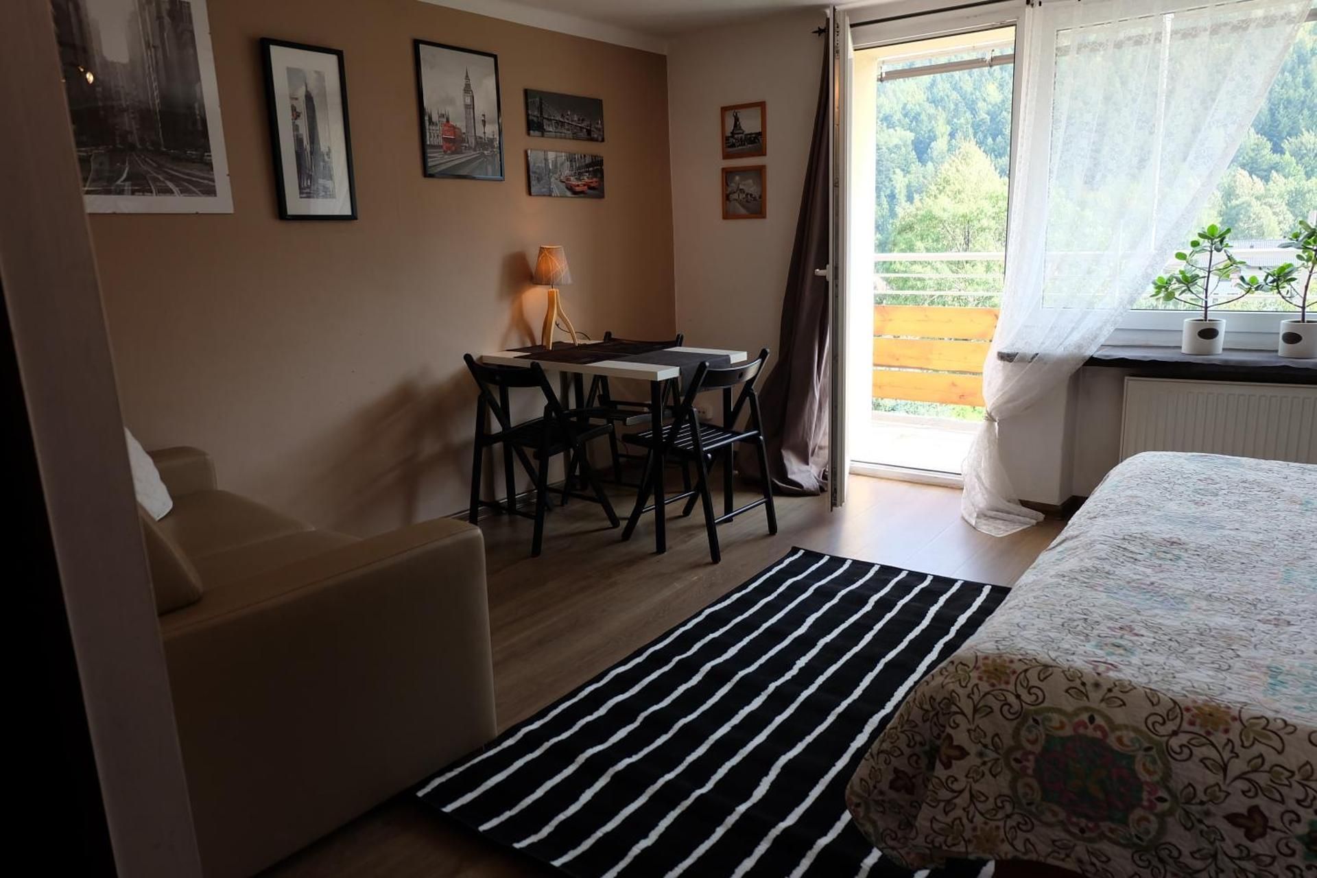 Family Room with Mountain View