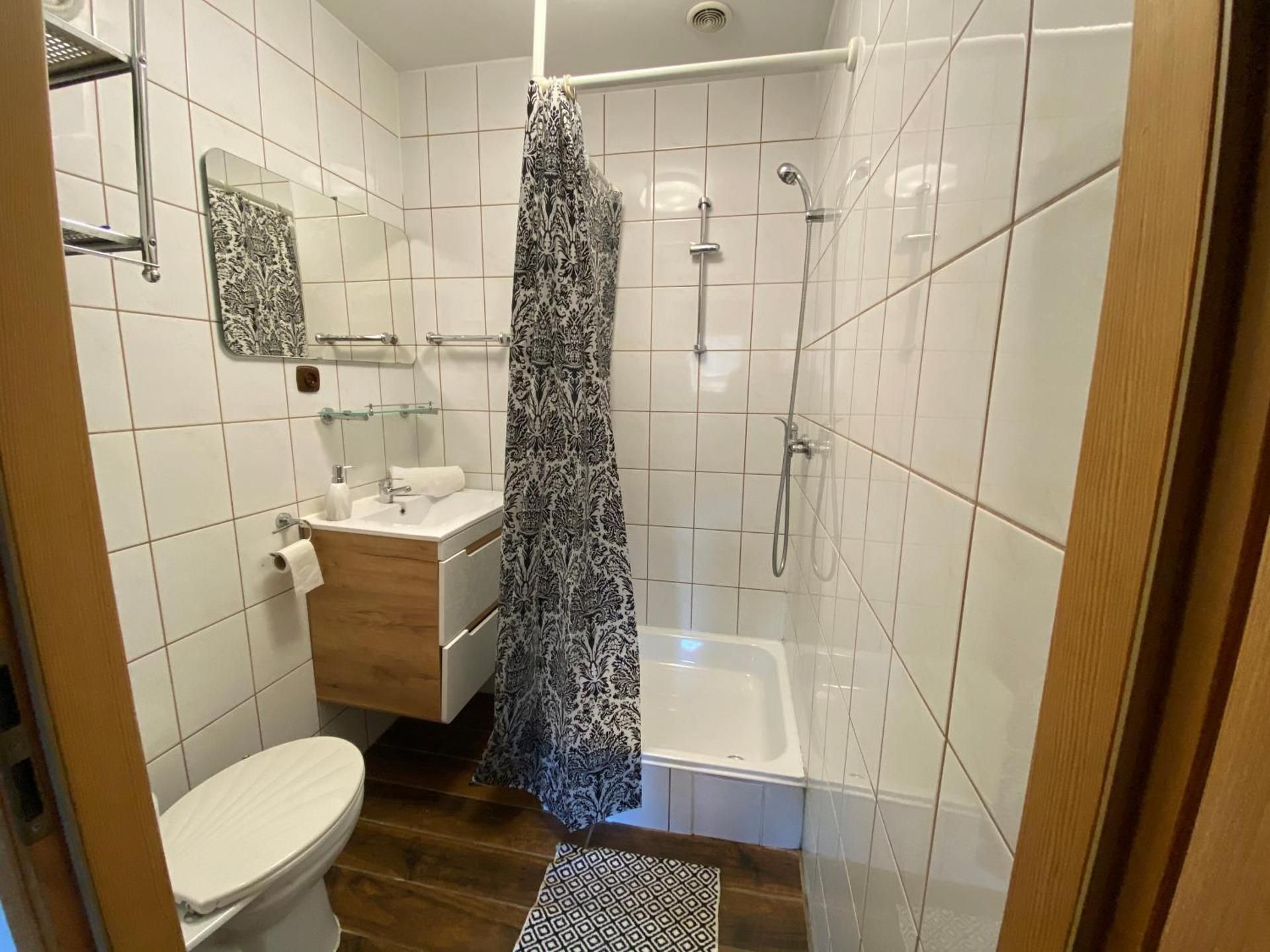 Double or Twin Room with Bathroom