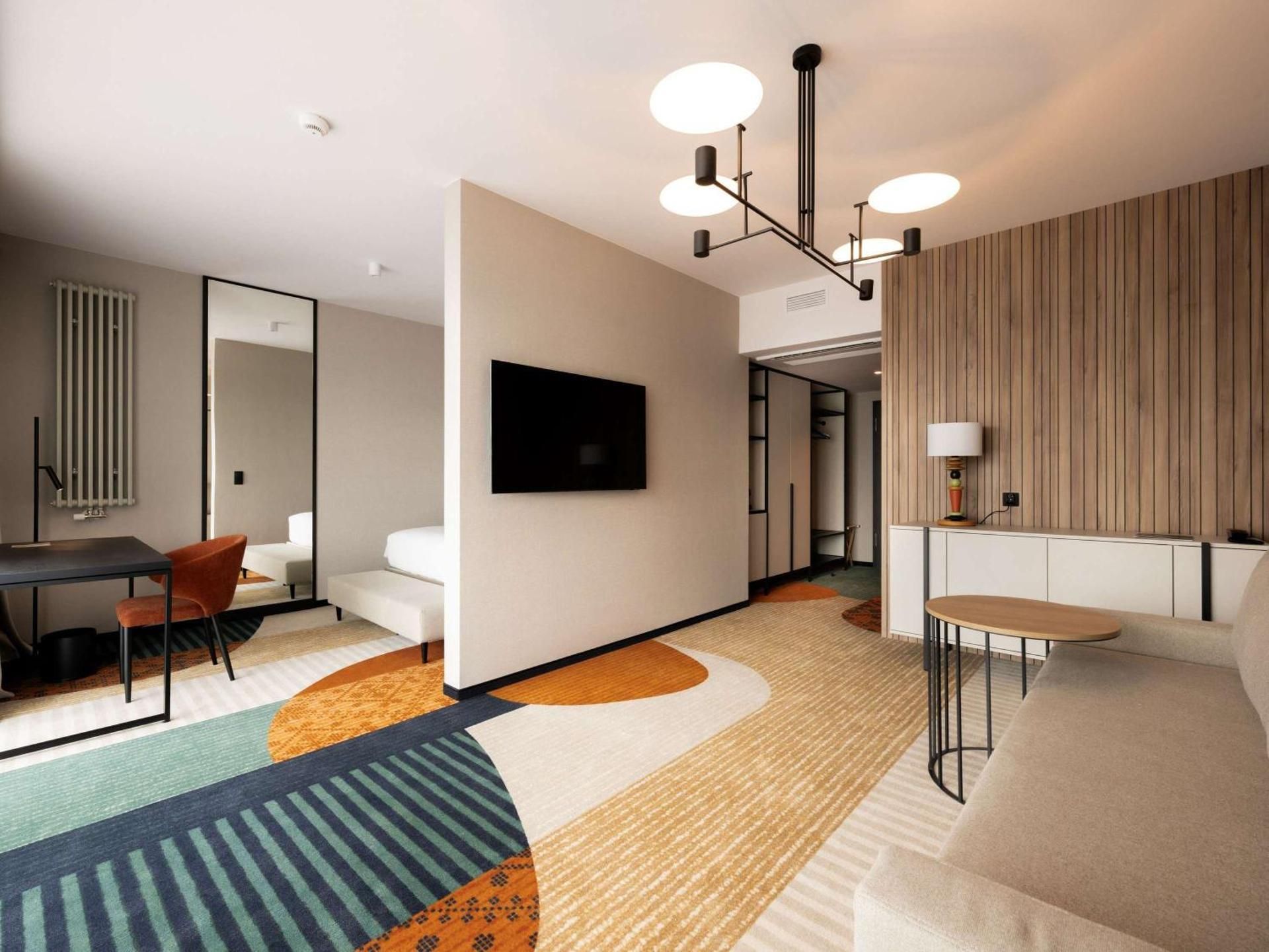 Mercure Szczyrk Resort Superior Room with 1 double bed, sofa, balcony, mountain view 3