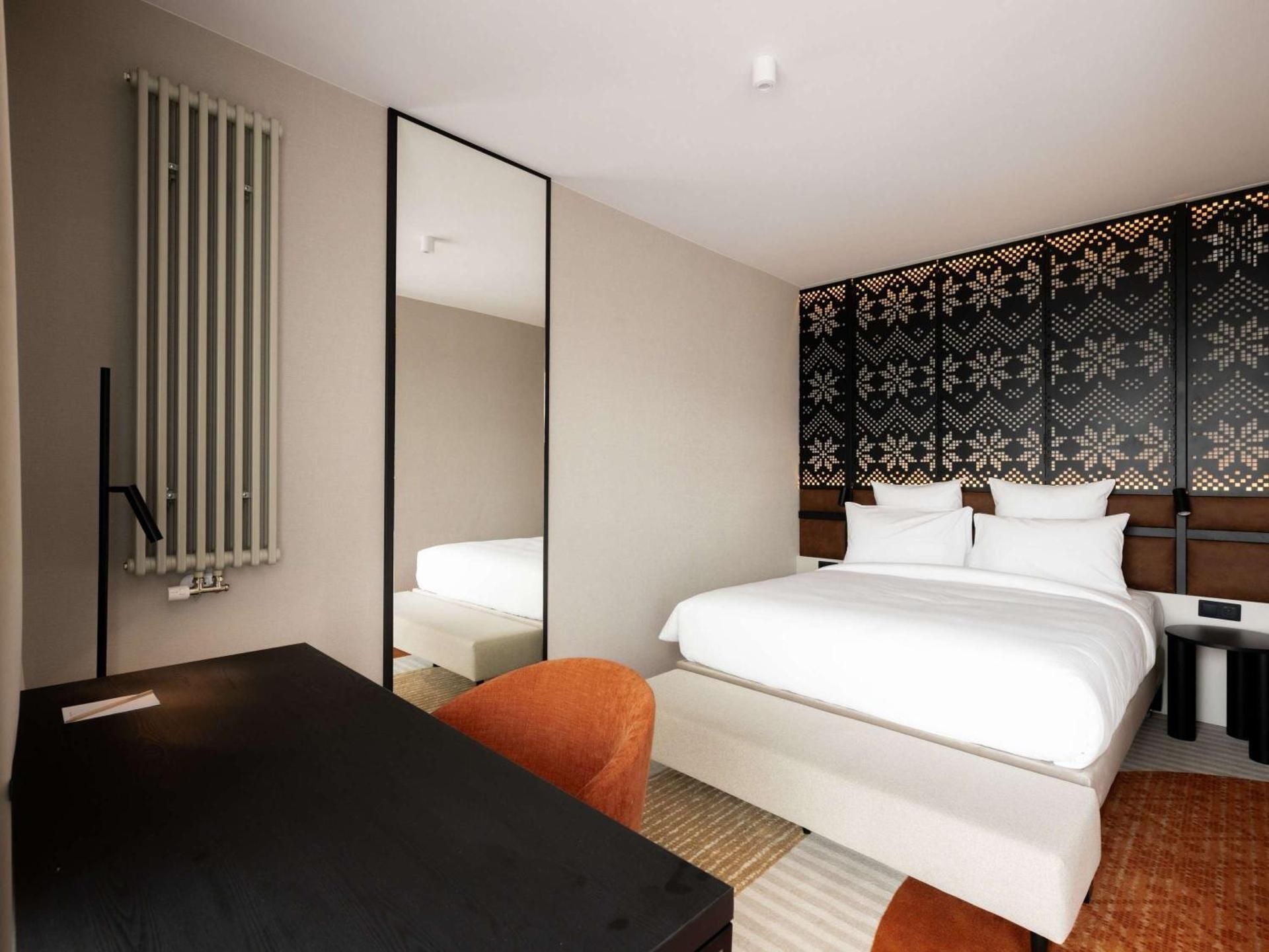 Mercure Szczyrk Resort Superior Room with 1 double bed, sofa, balcony, mountain view