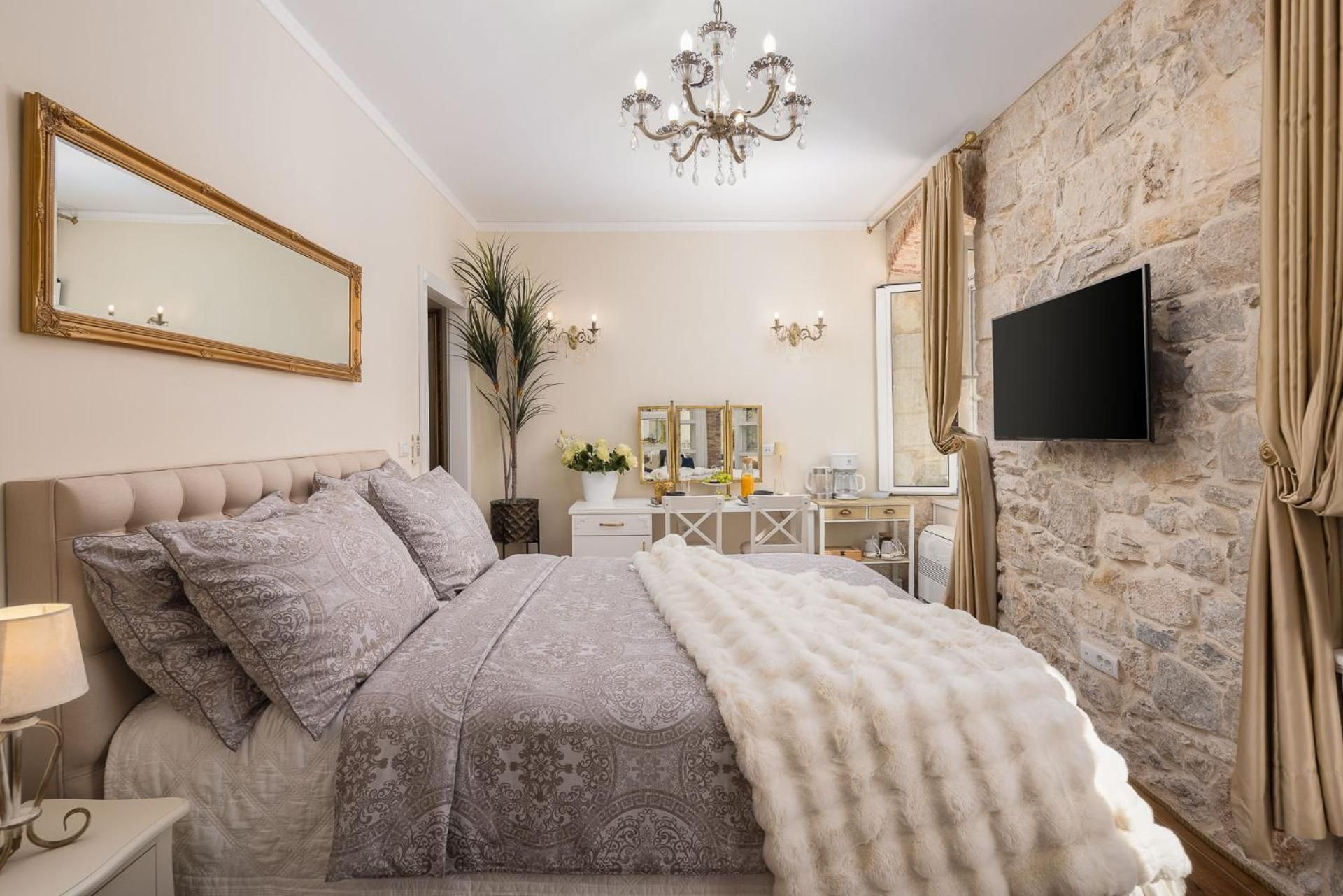 Deluxe Double Room with Extra Bed