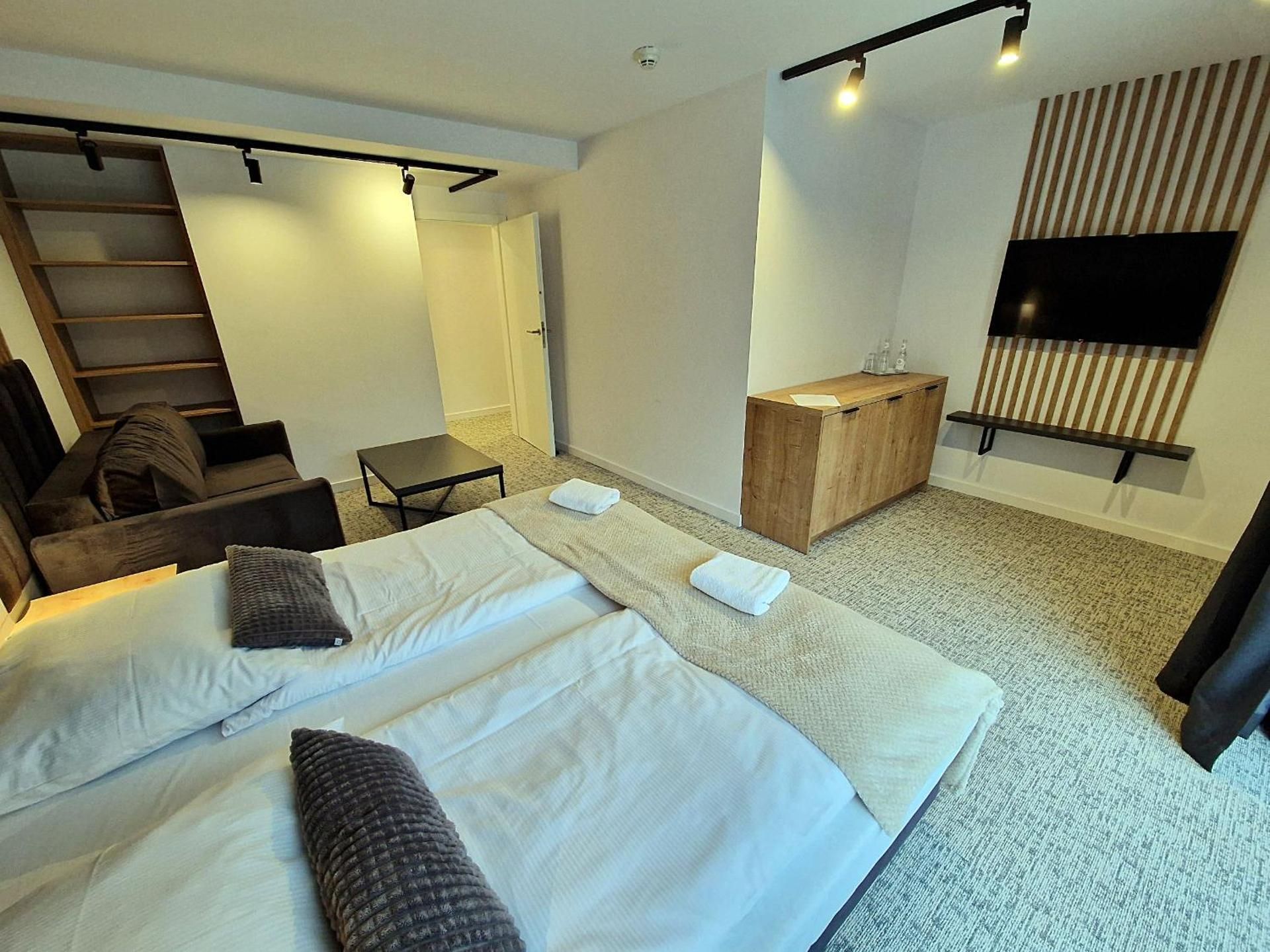 Studio (4 Adults)