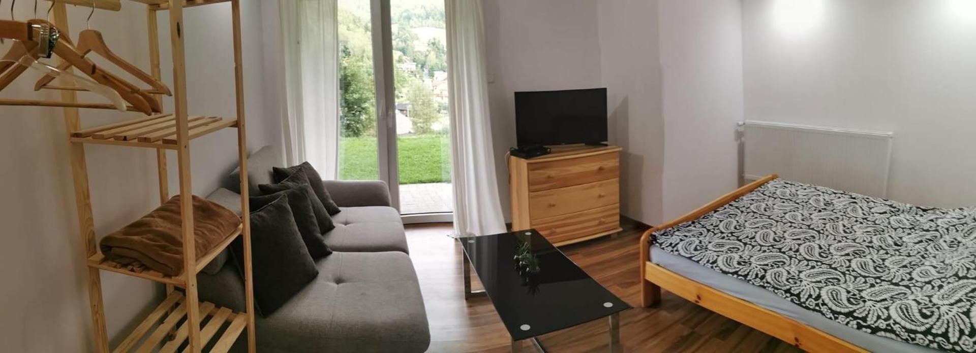Apartment with Mountain View