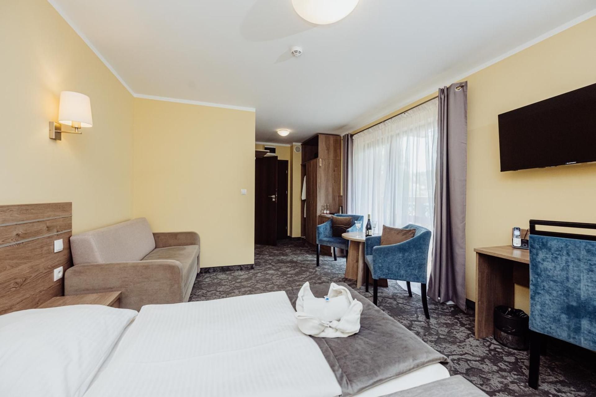 Twin Room with Sofa with Balcony or Terrace