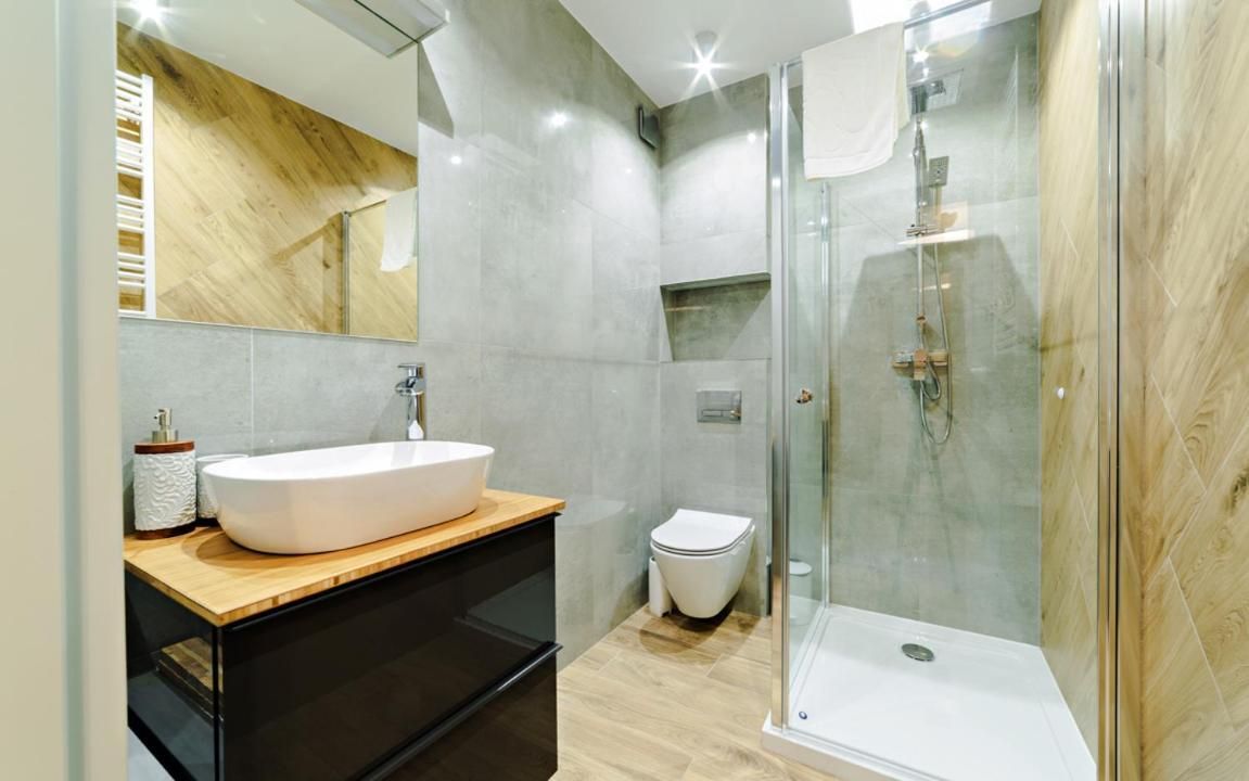 Two-Bedroom Deluxe Apartment with Balcony