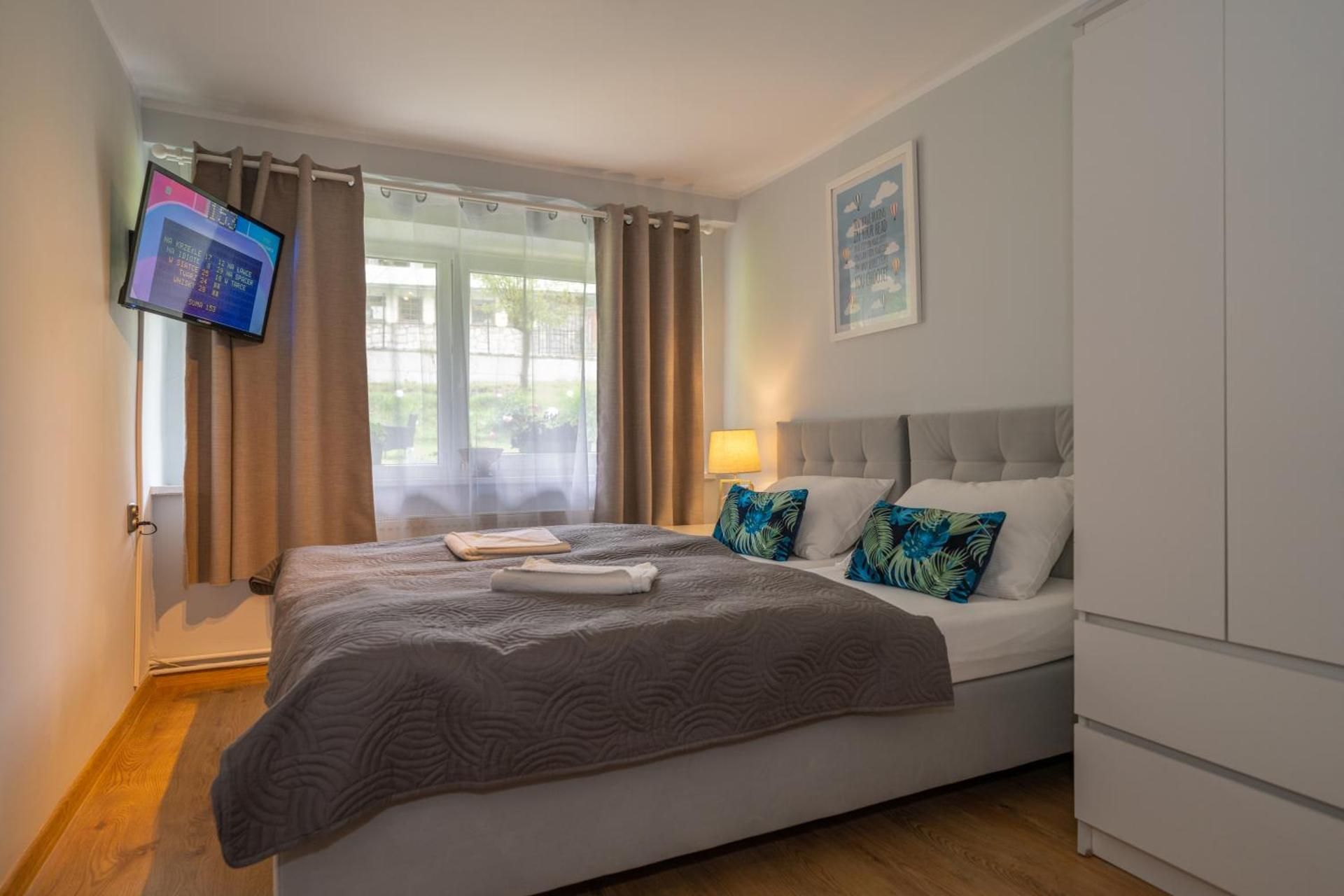Twin Room with Private External Bathroom