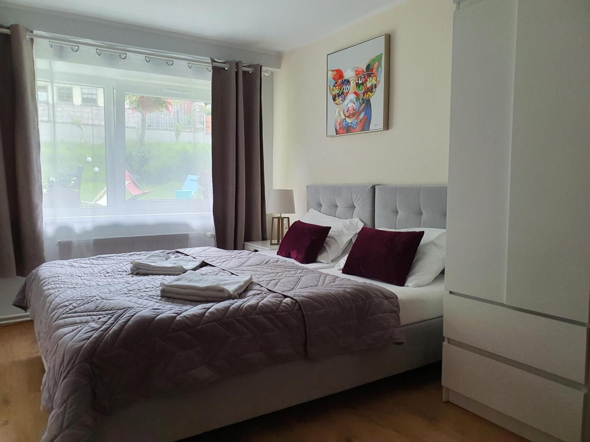Twin Room with Private External Bathroom
