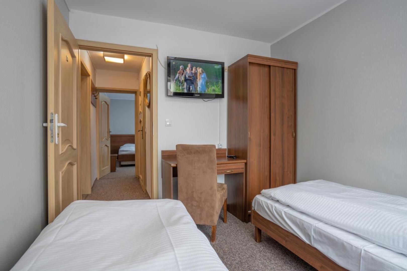 Quadruple Room with Private Bathroom