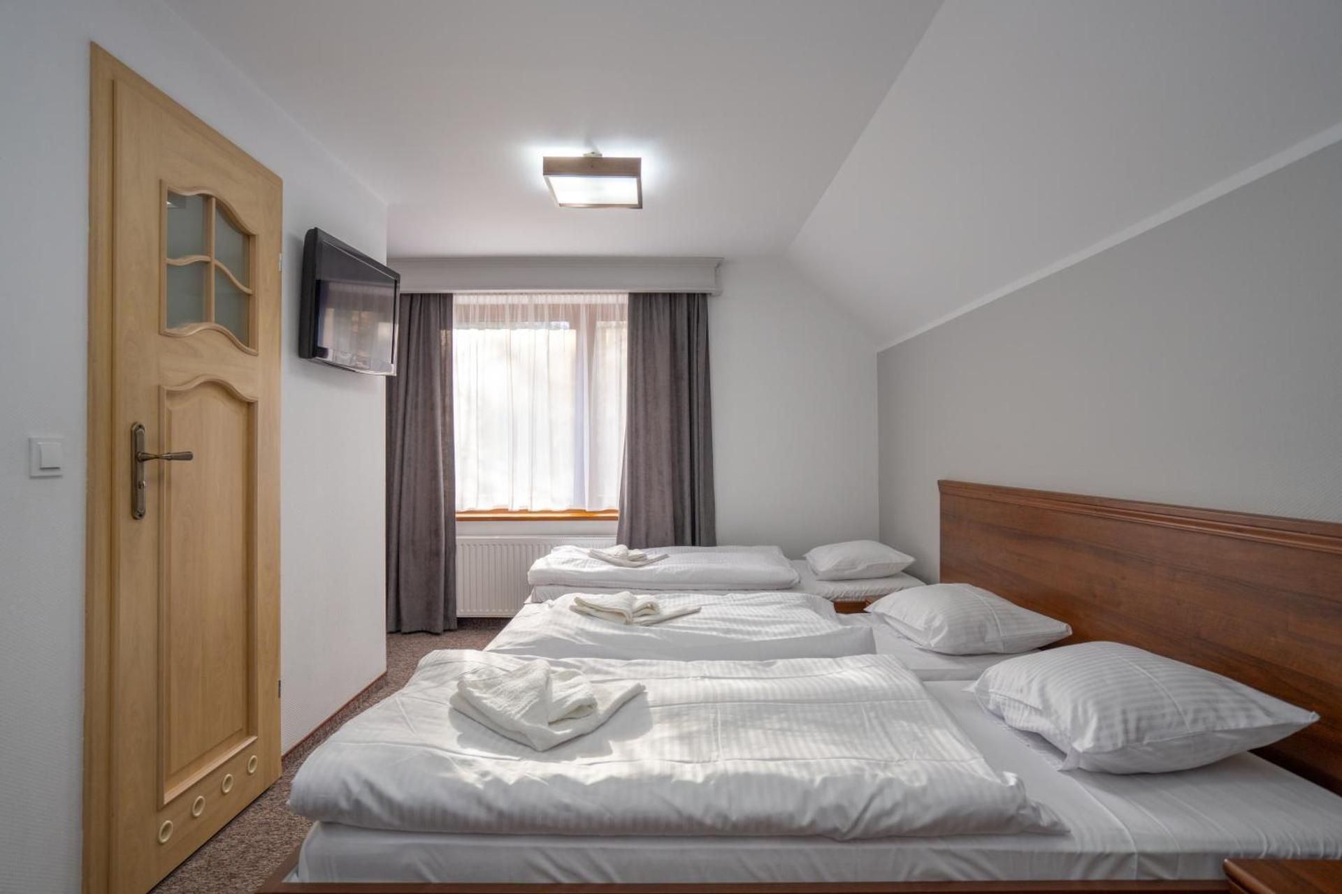 Triple Room with Private Bathroom