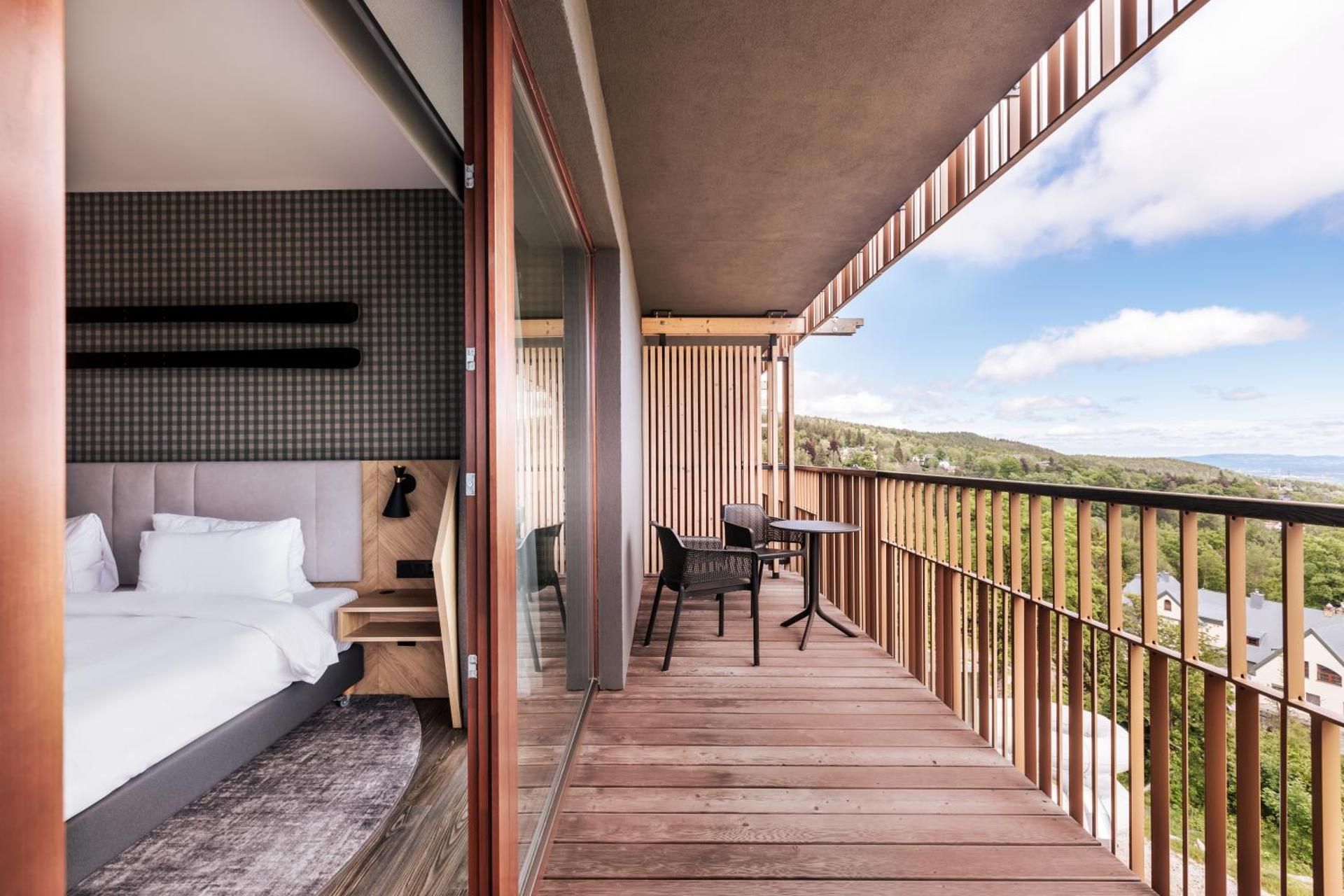 Superior Suite - Mountain View