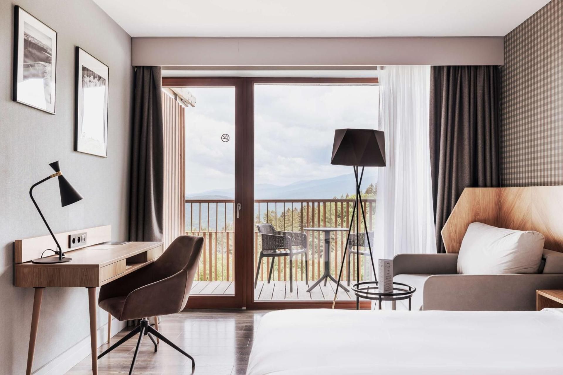 Superior Room - Mountain View