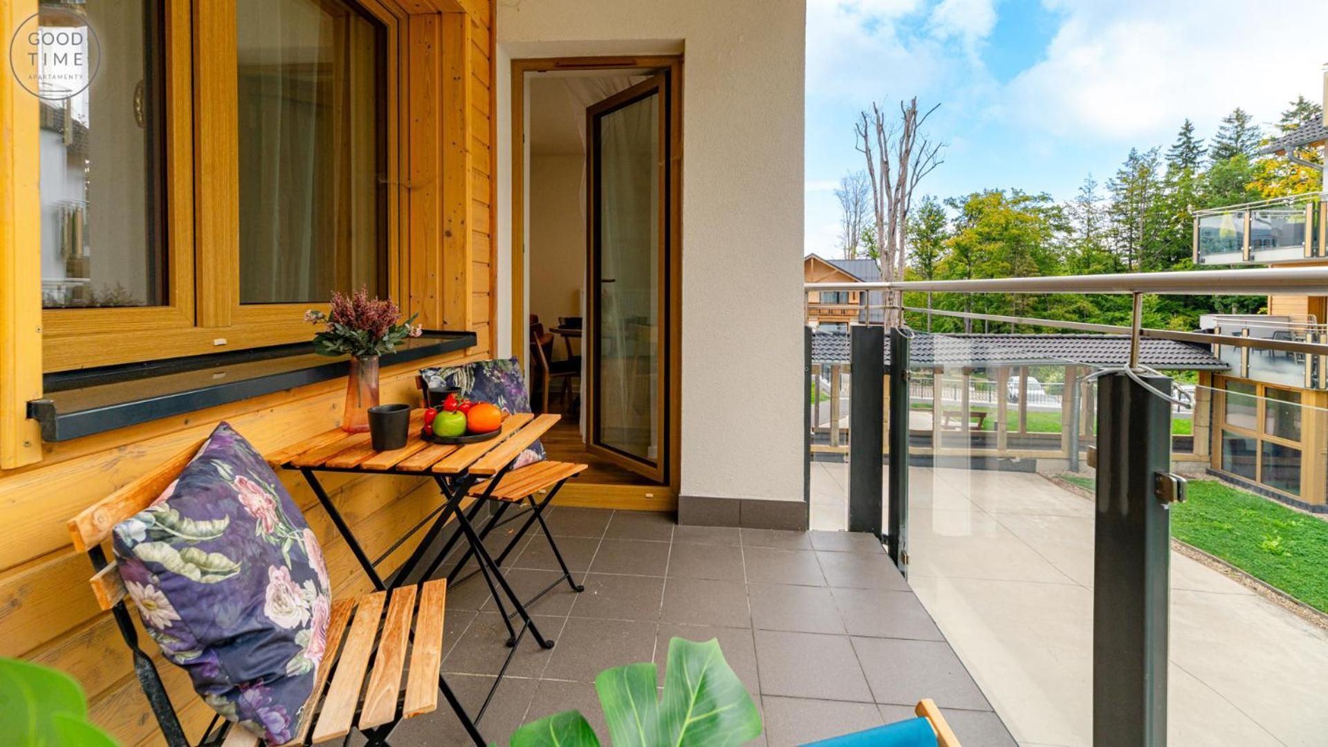 One-Bedroom Deluxe Apartment