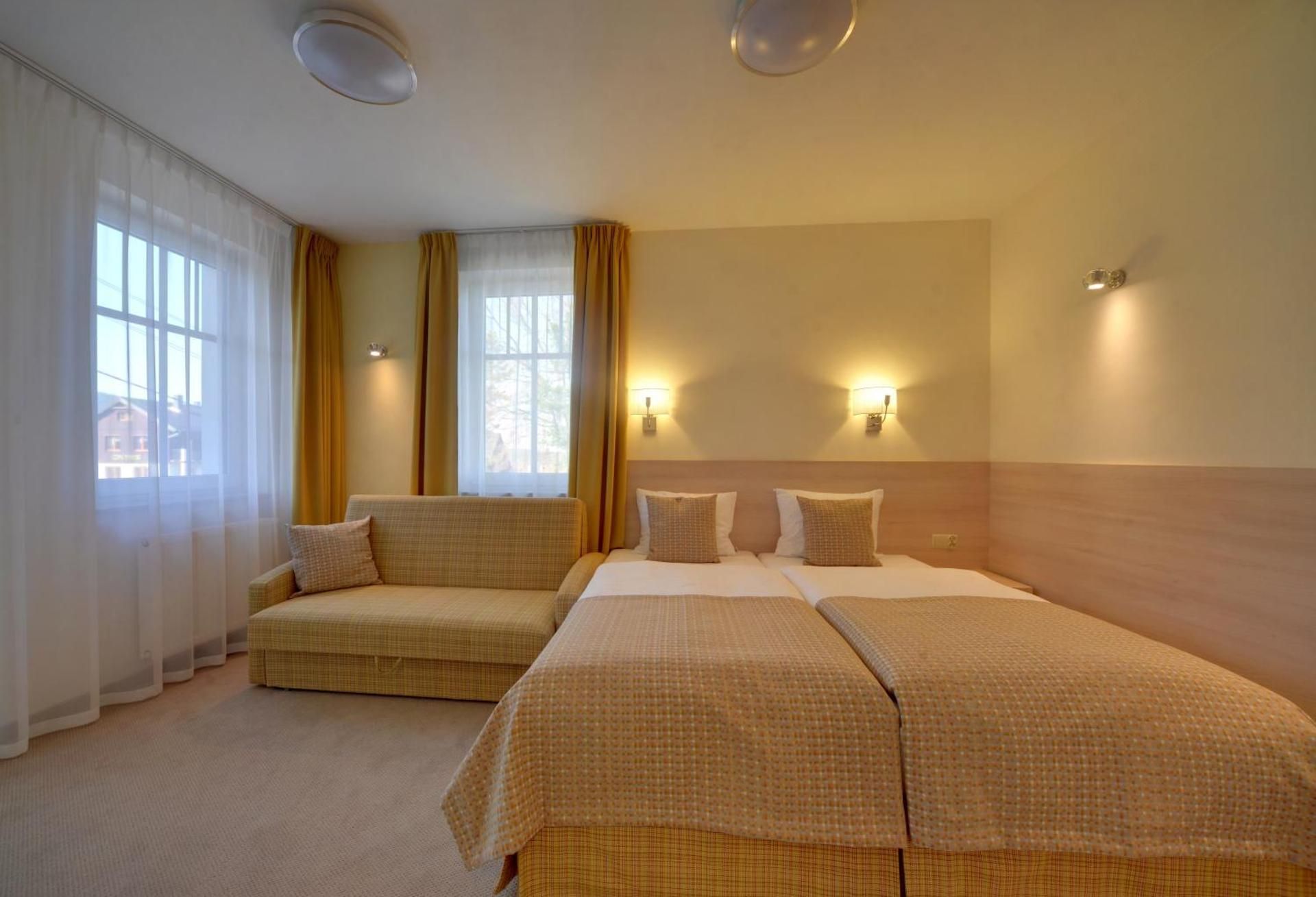 Studio (3 Adults)