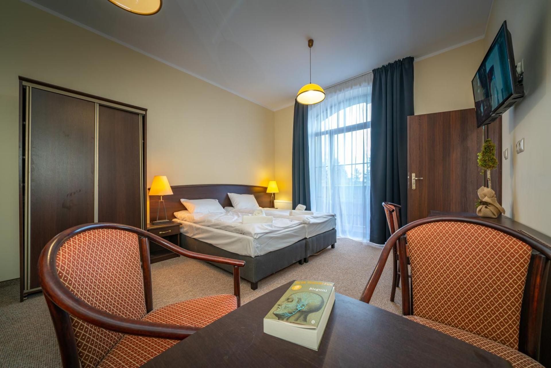 Deluxe Family Room