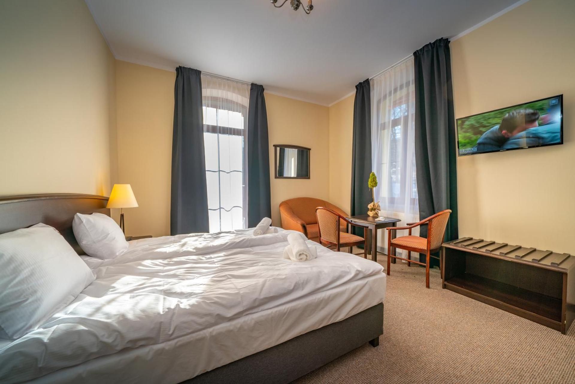 Deluxe Double Room (2 Adults + 1 Child)