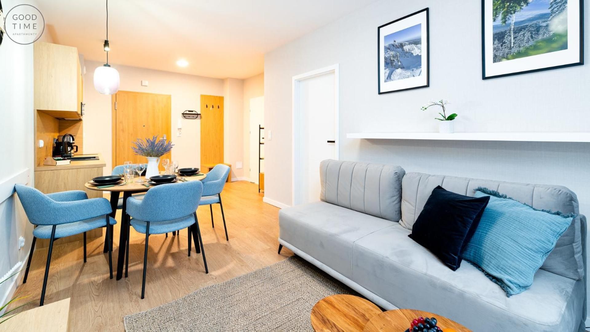 Deluxe One-Bedroom Apartment with Garden View
