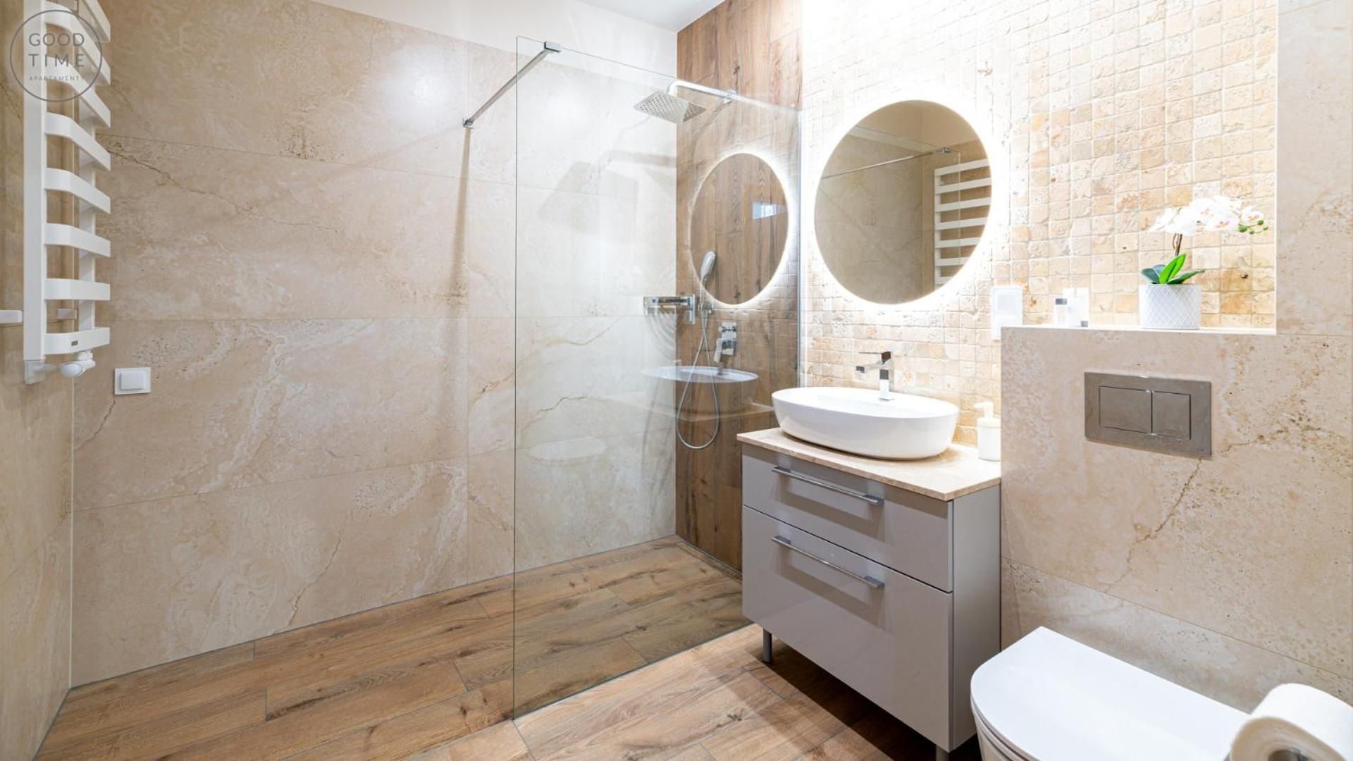 One-Bedroom Deluxe Apartment