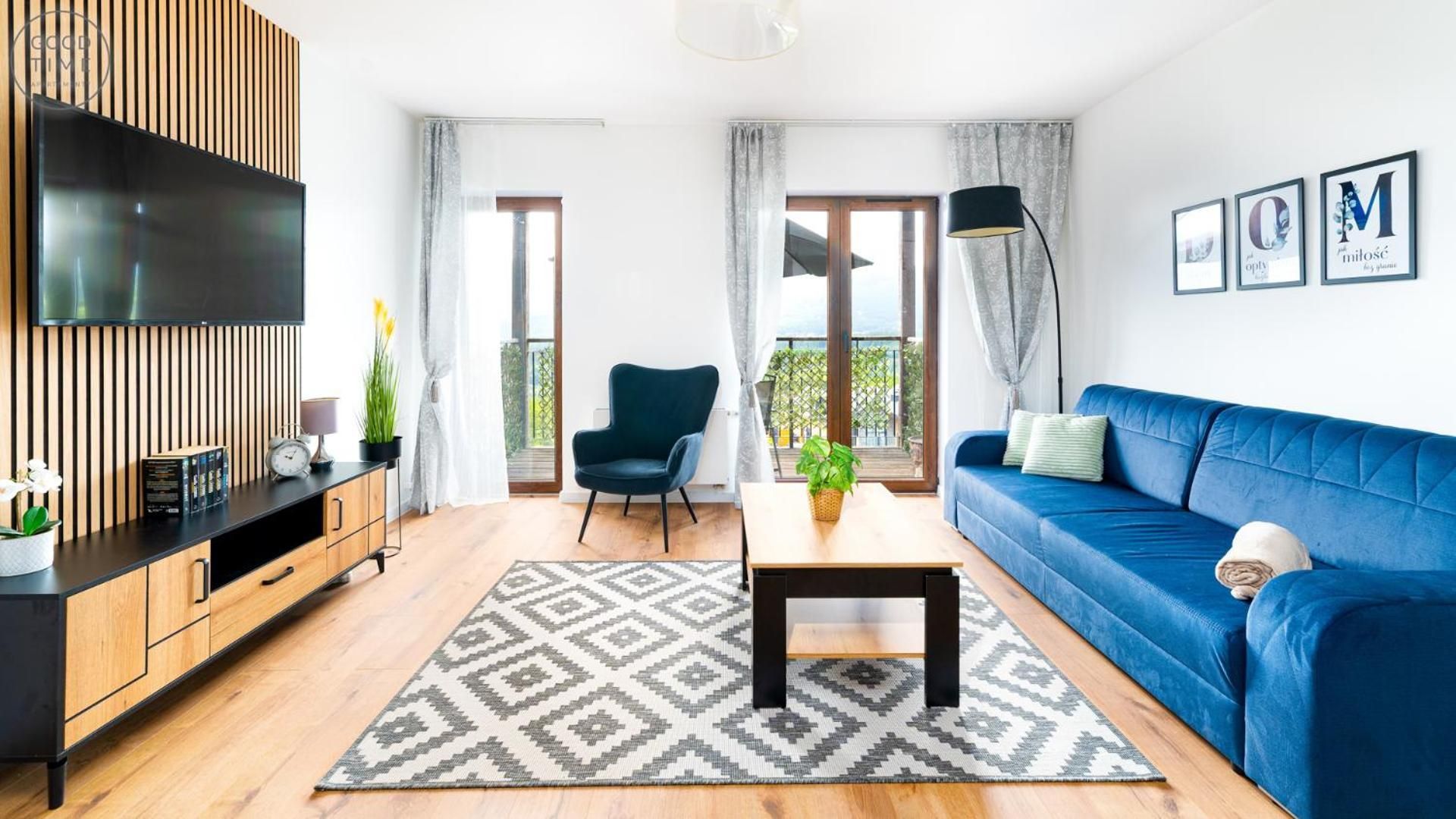 DELUXE APARTMENT