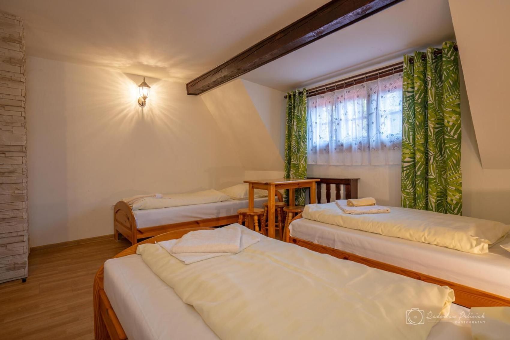 Economy Triple Room with Shared Bathroom
