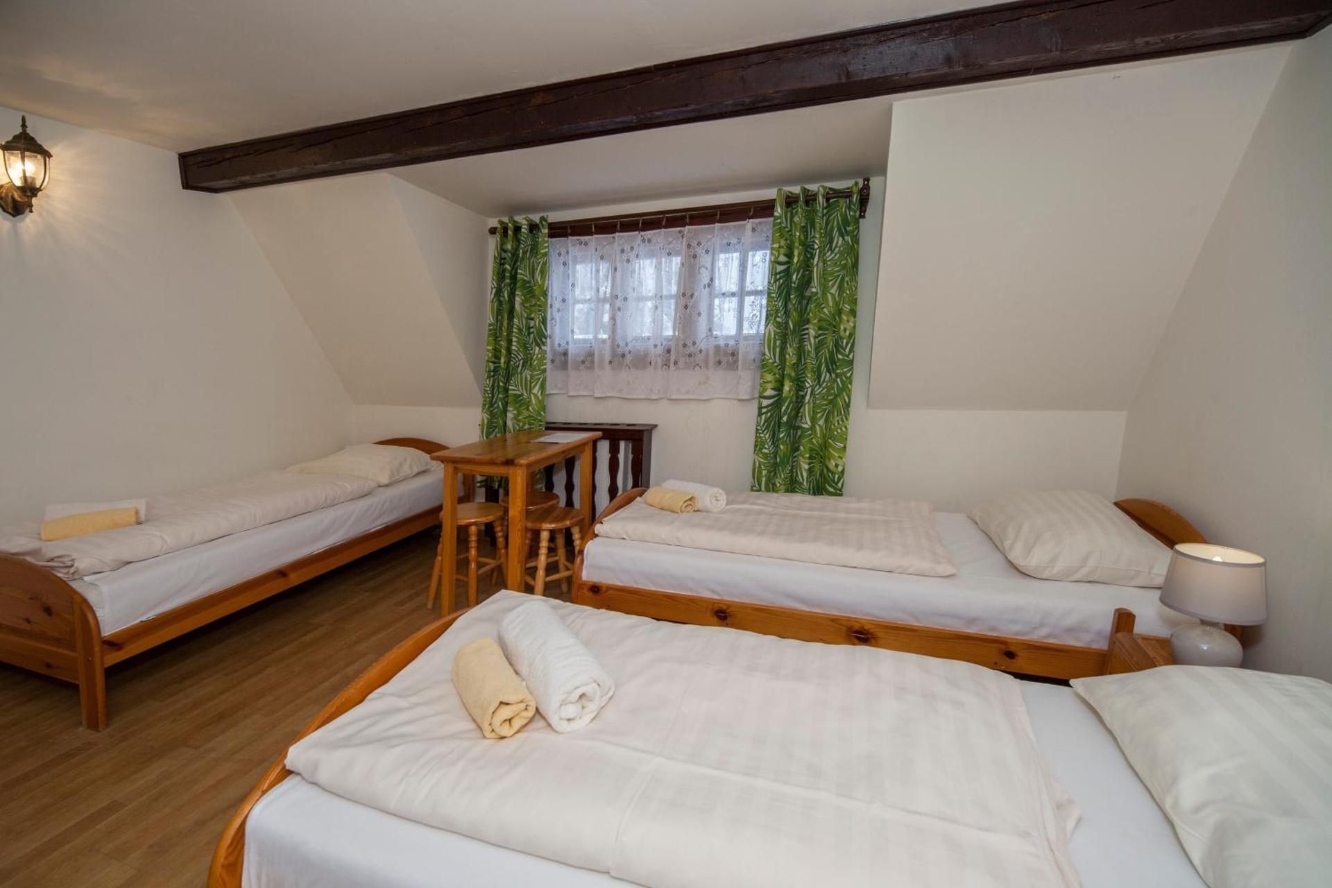 Economy Triple Room with Shared Bathroom