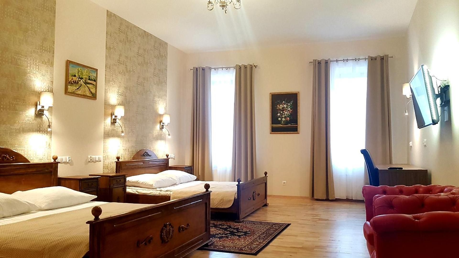 Standard Queen Room with Two Queen Beds