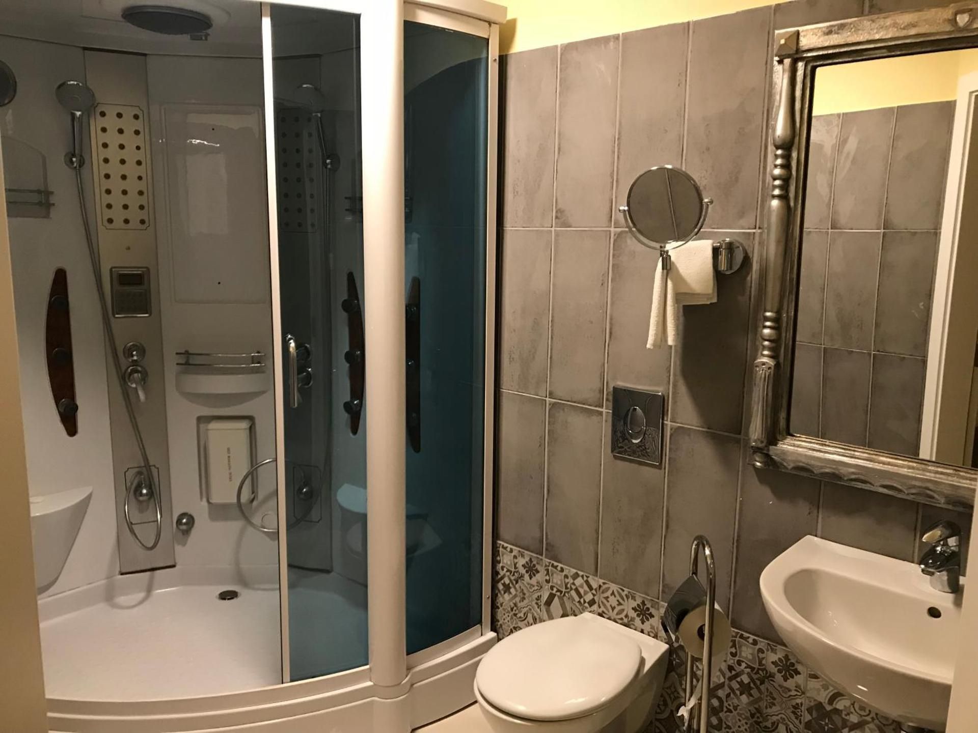 One-Bedroom Bungalow