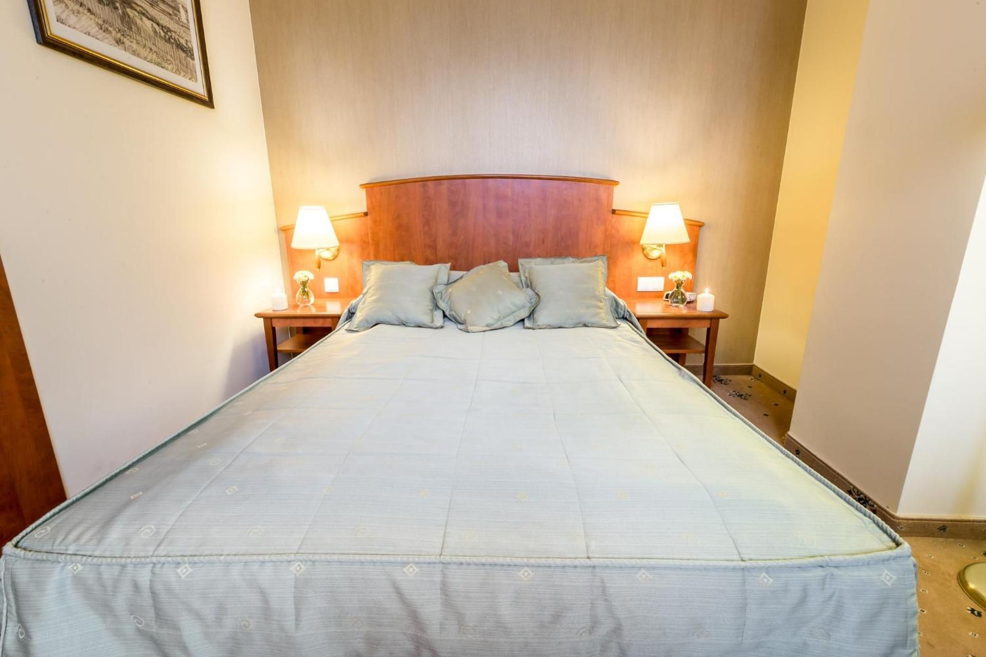 Standard Queen Room