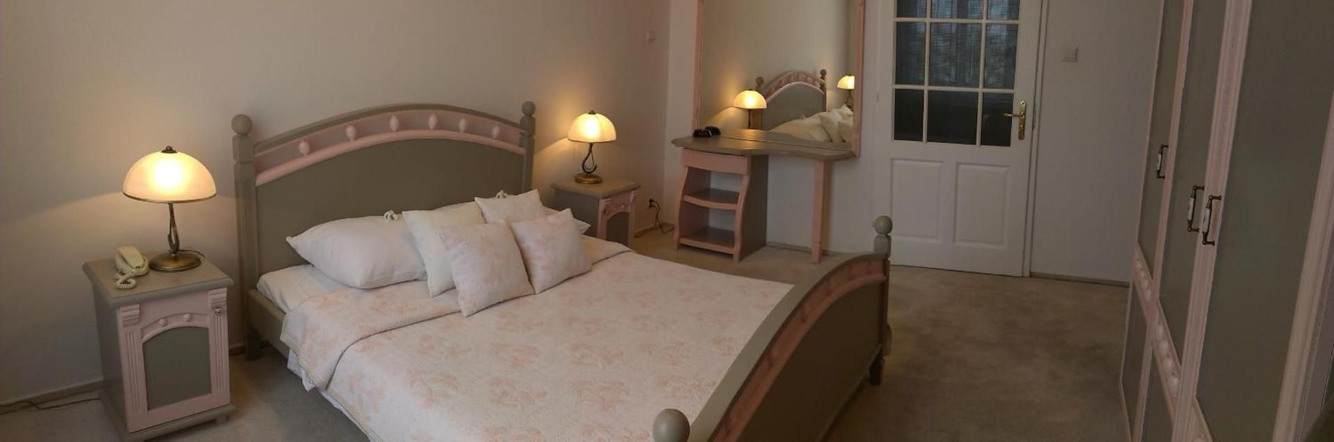 One-Bedroom Apartment with Spa Bath