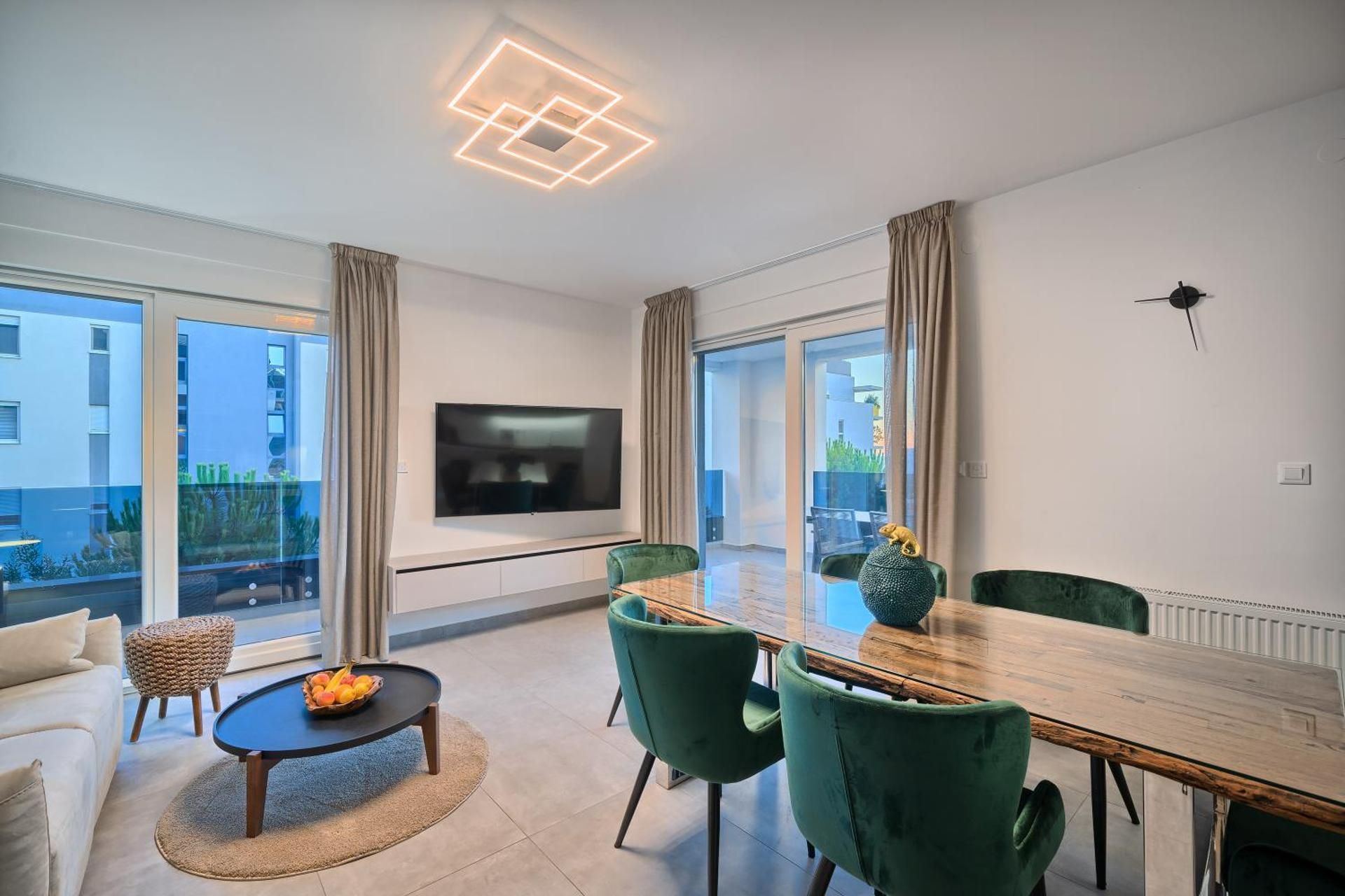 Luxury Three-Bedroom Apartment with Sea View