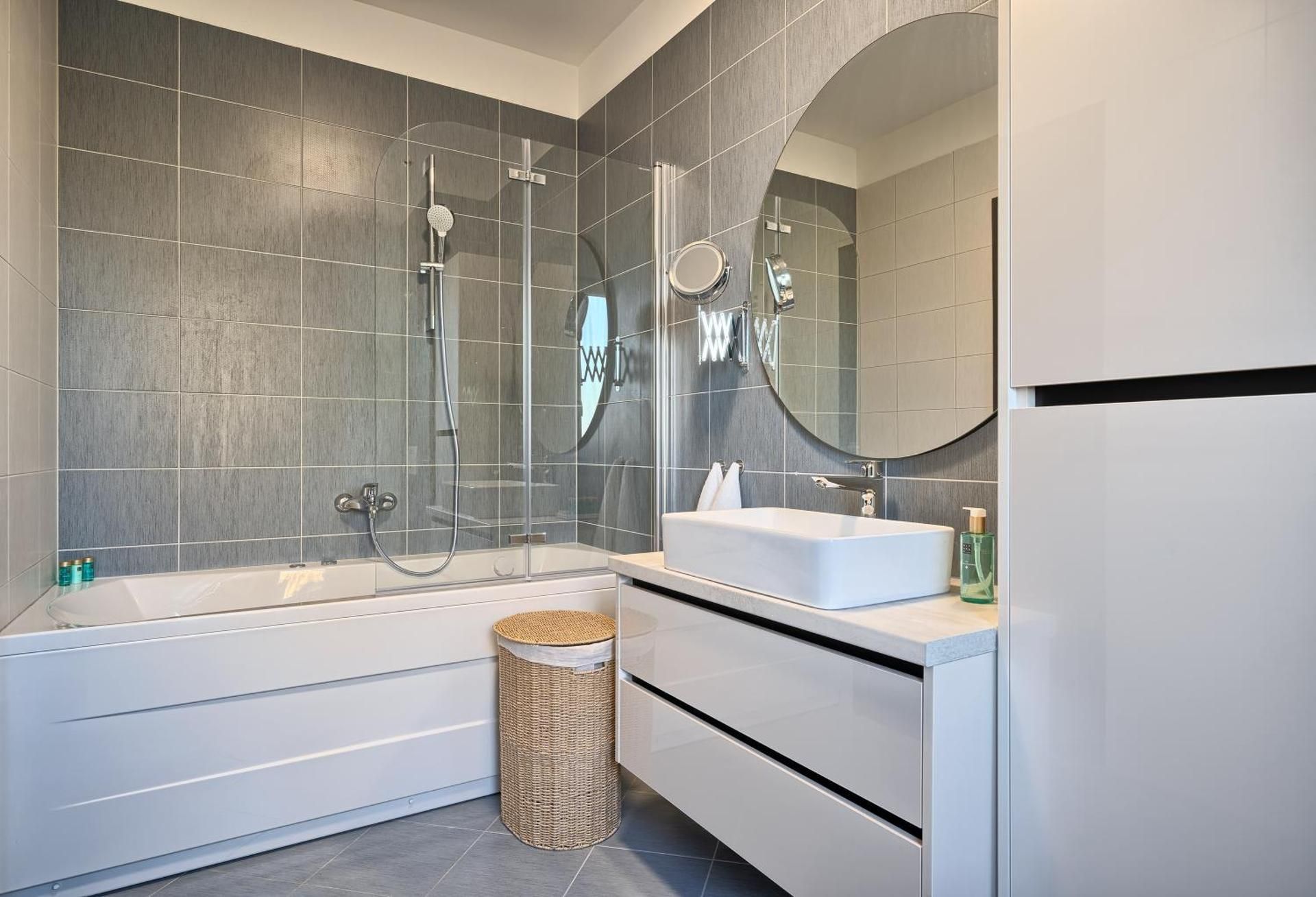 Luxury Three-Bedroom Apartment with Sea View