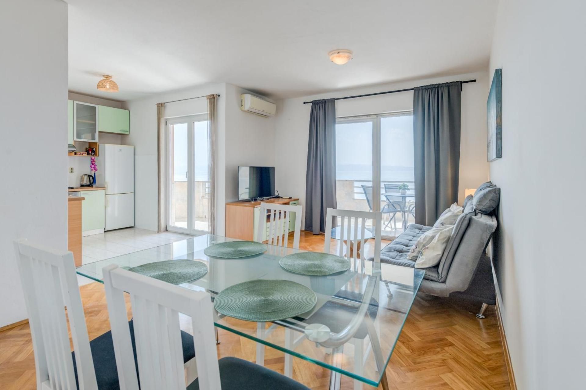 Apartments Lo Seaview Haven