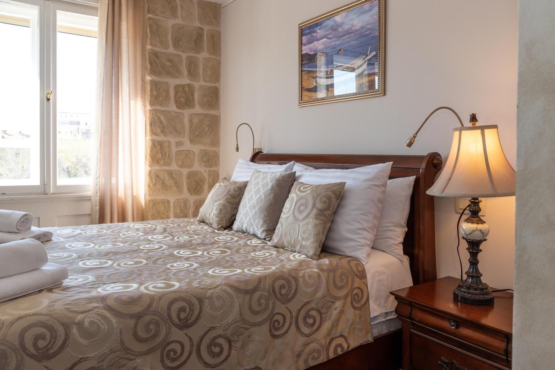 Queen Teuta Luxury Rooms Split