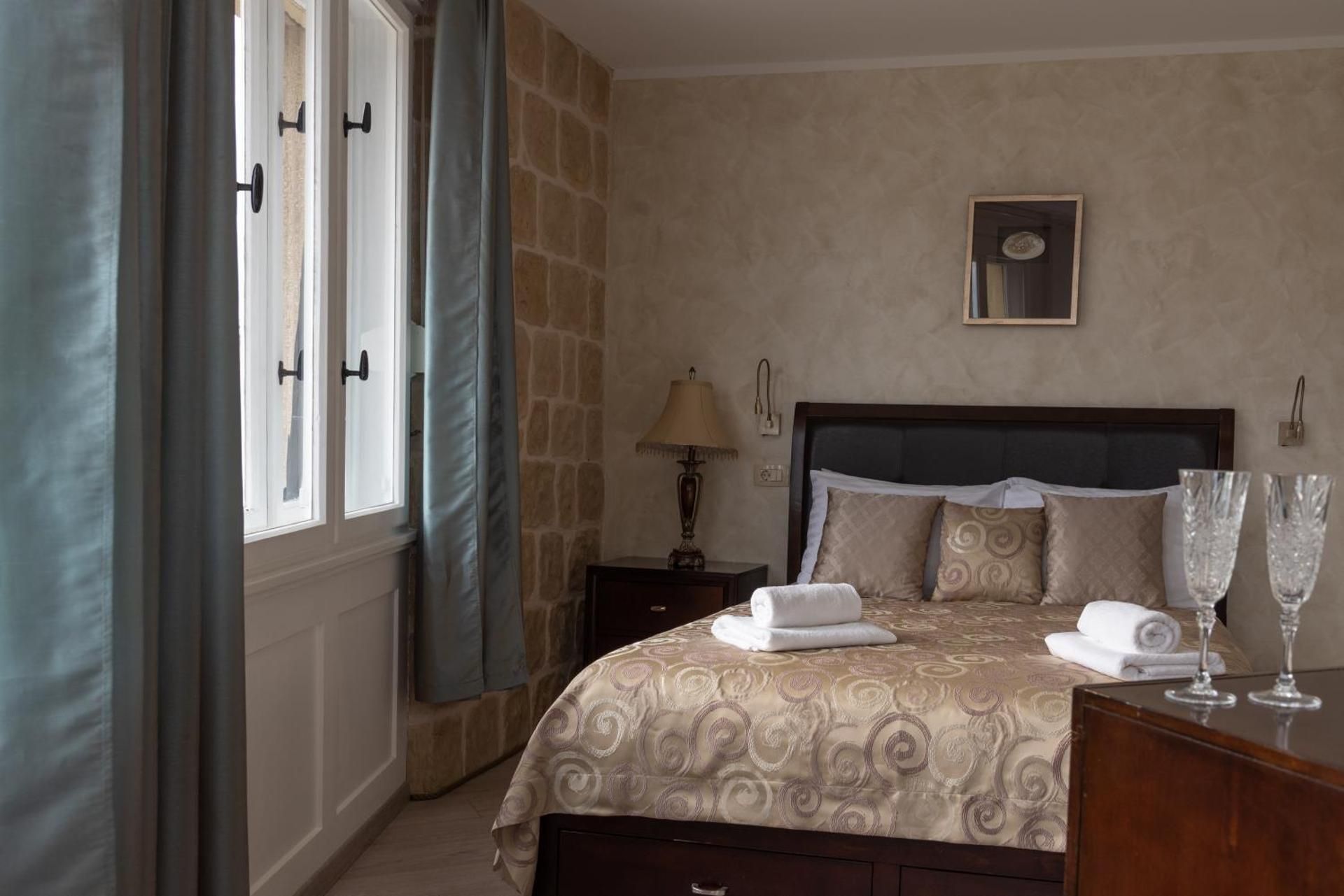 Queen Teuta Luxury Rooms Split