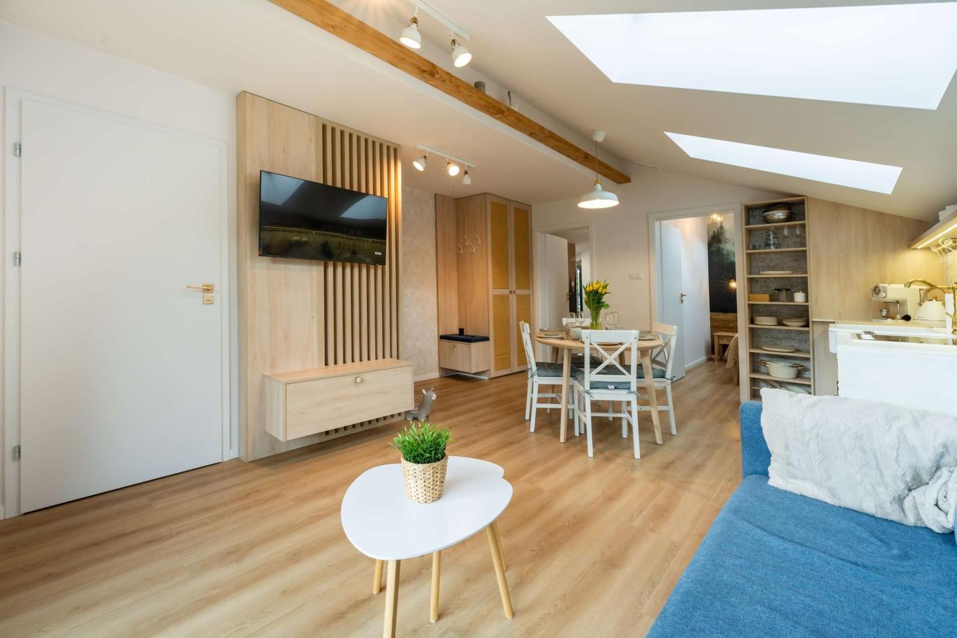 Two-Bedroom Deluxe Apartment with Balcony