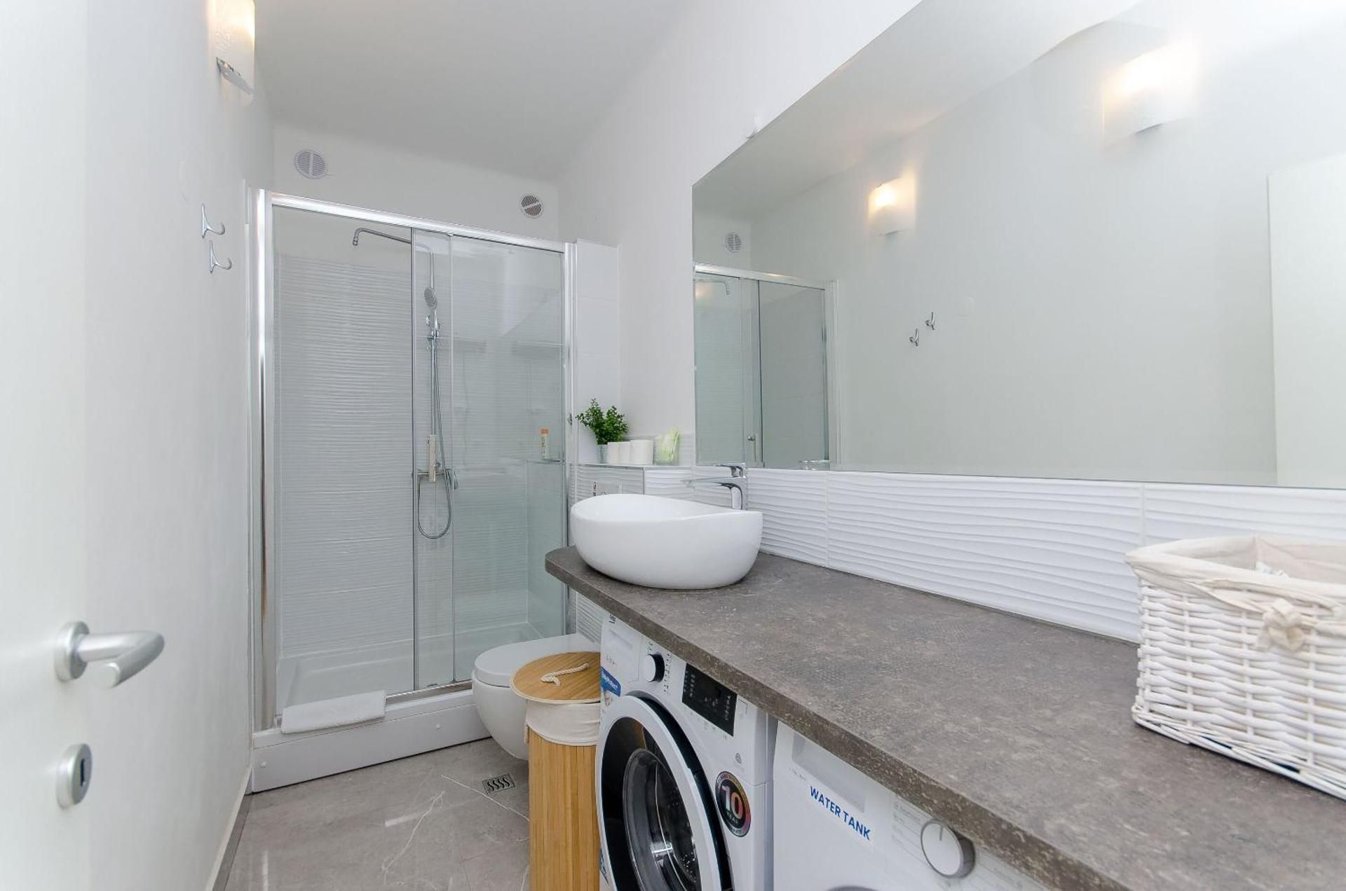 Apartment and Room Columbo One-Bedroom Apartment