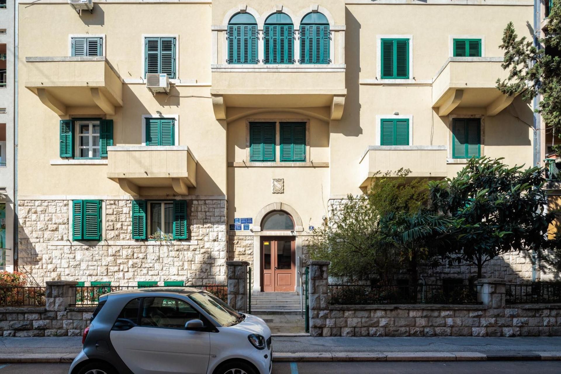 Lux Split Centre Apartments