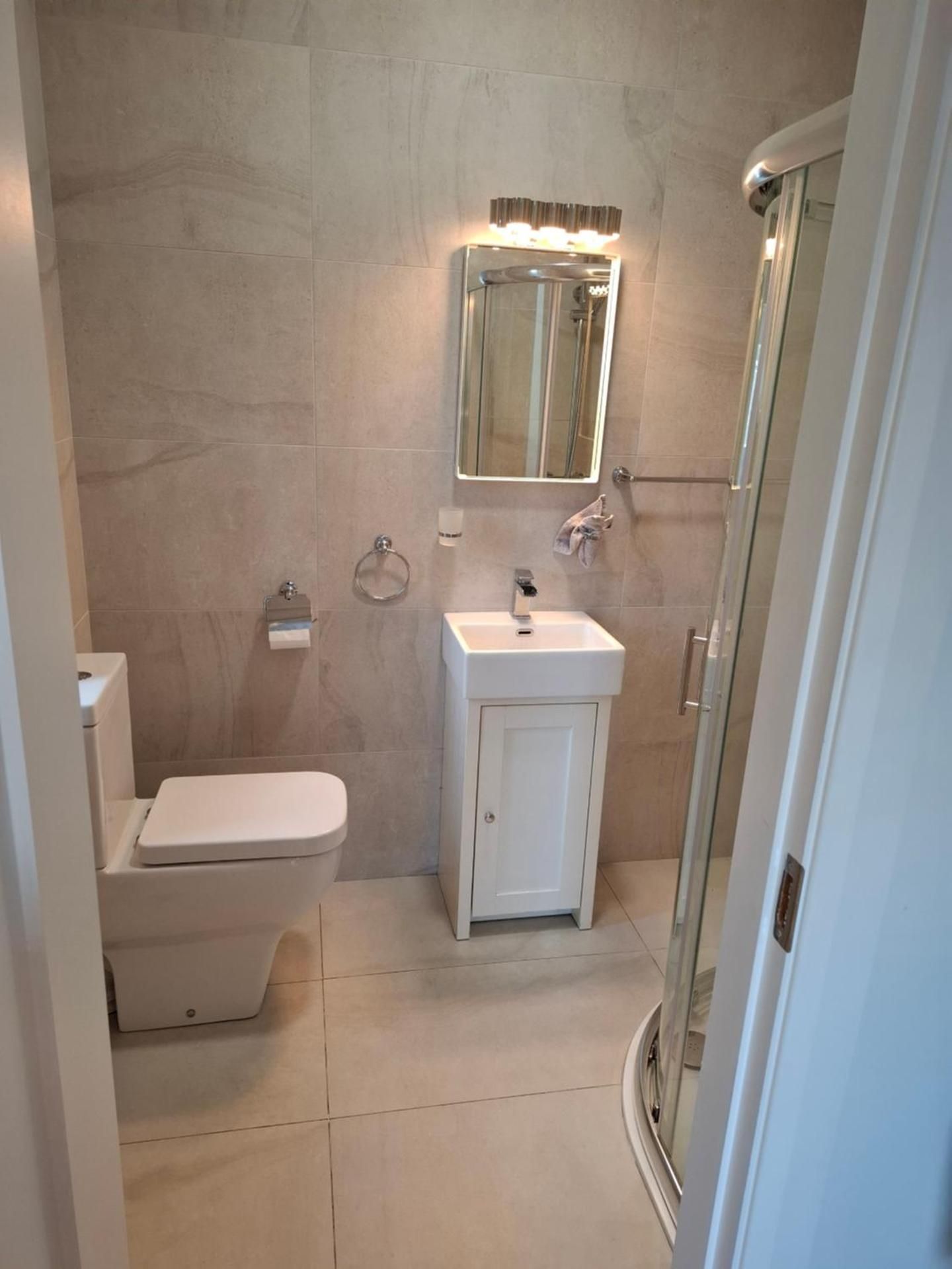 Deluxe Double Room (2 Adults + 1 Child)