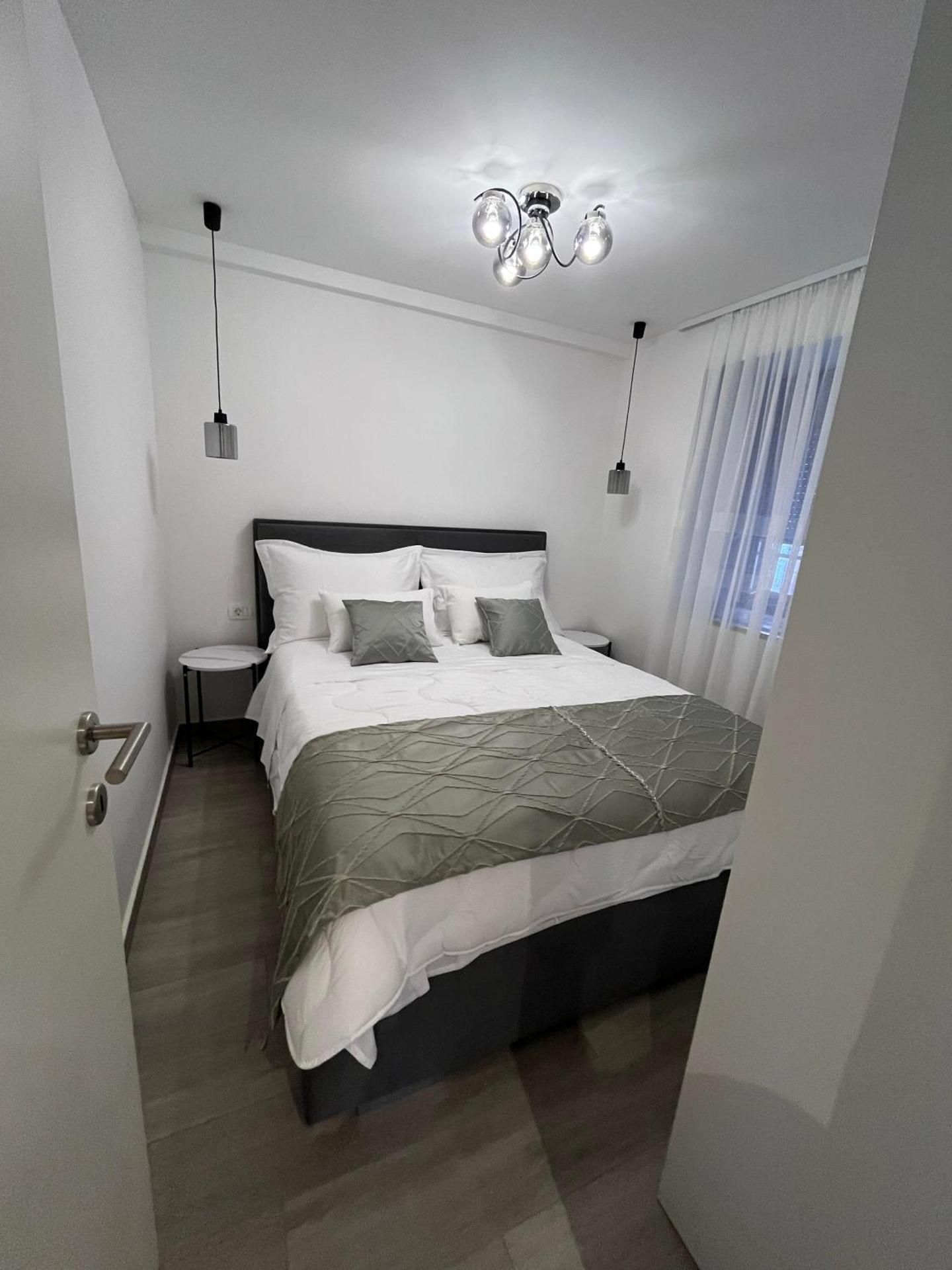 Superior One-Bedroom Apartment