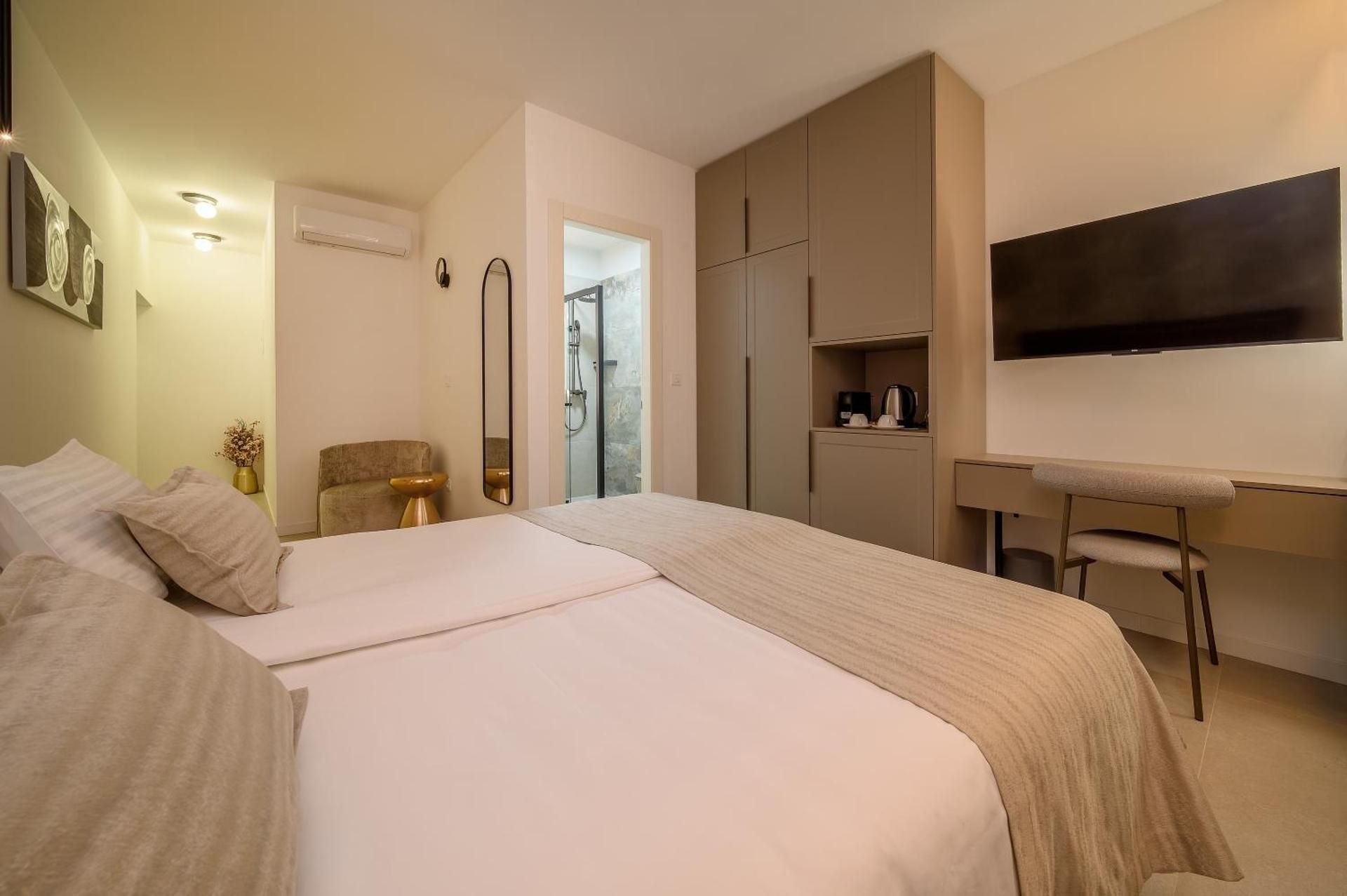 Double Room with Private Bathroom