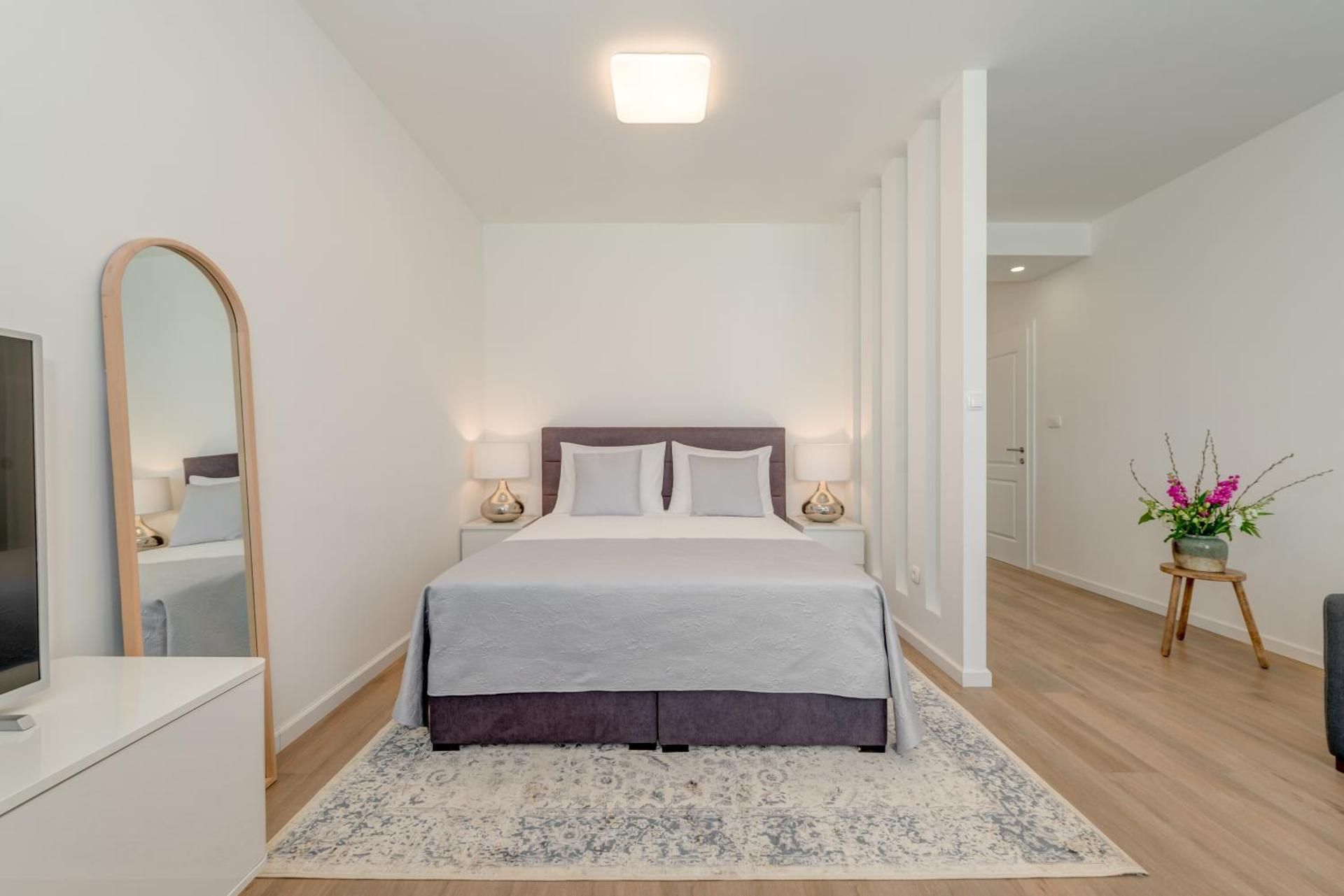 CAPITAL Apartments and Rooms