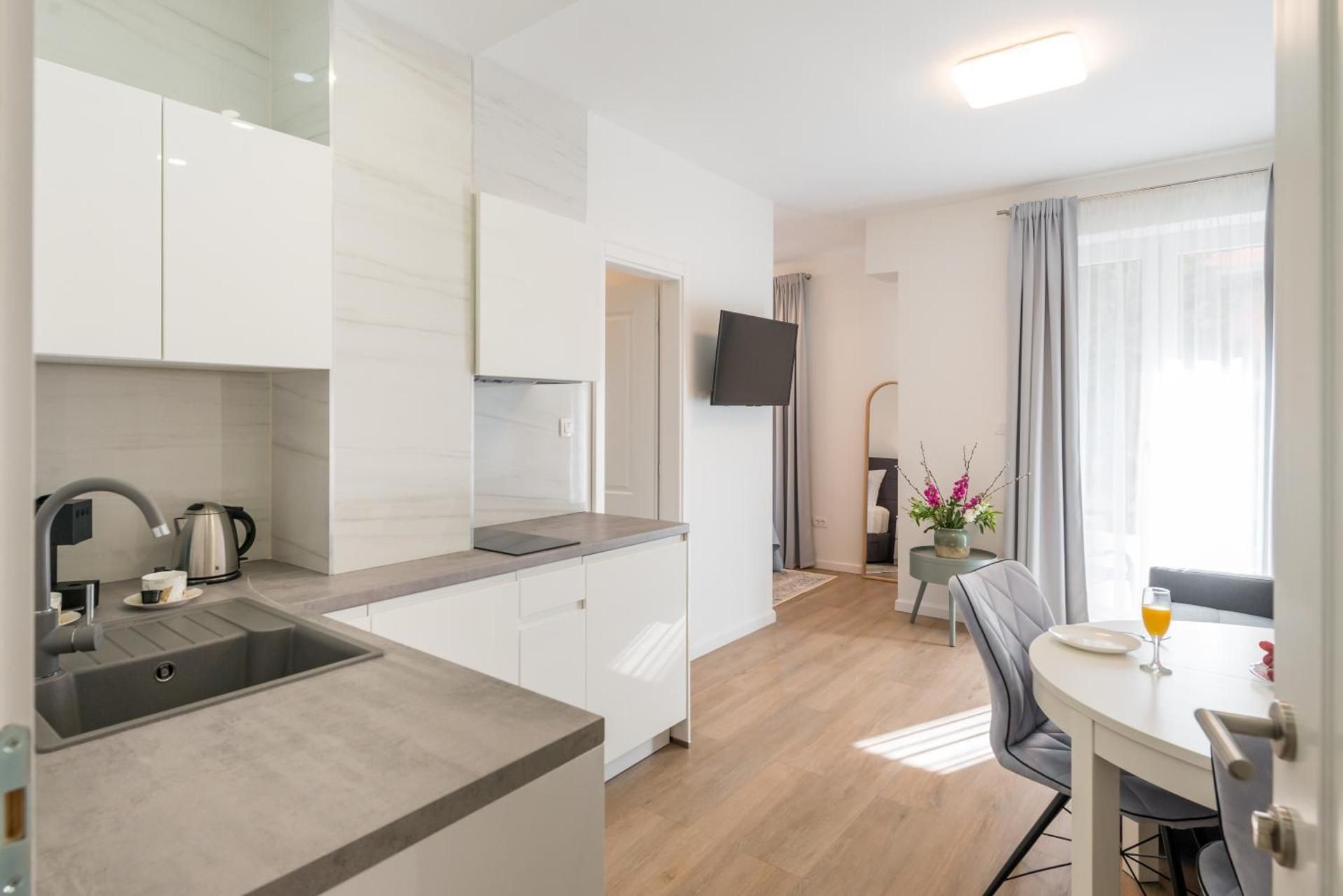 CAPITAL Apartments and Rooms