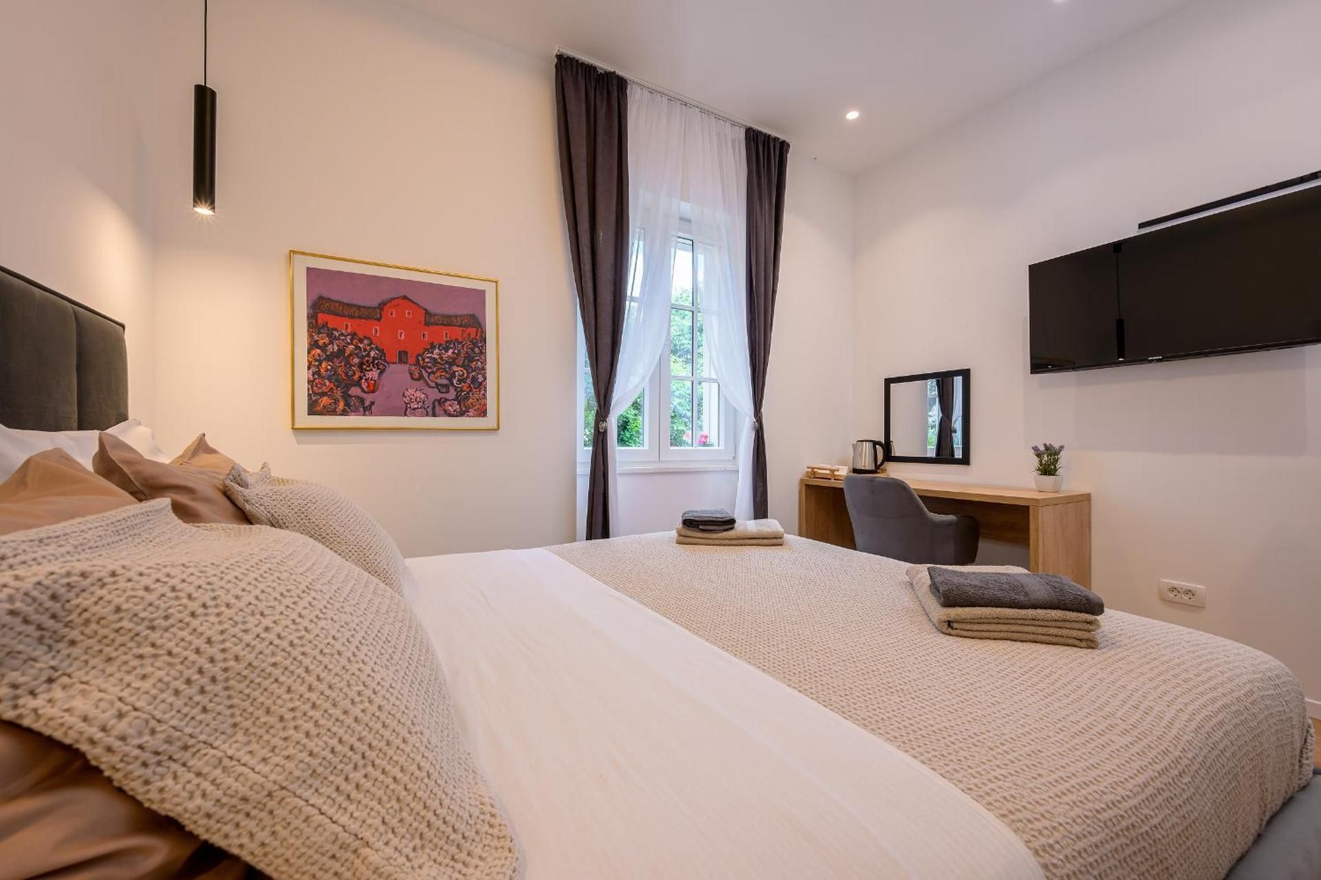 Jupiter Luxury Accommodation