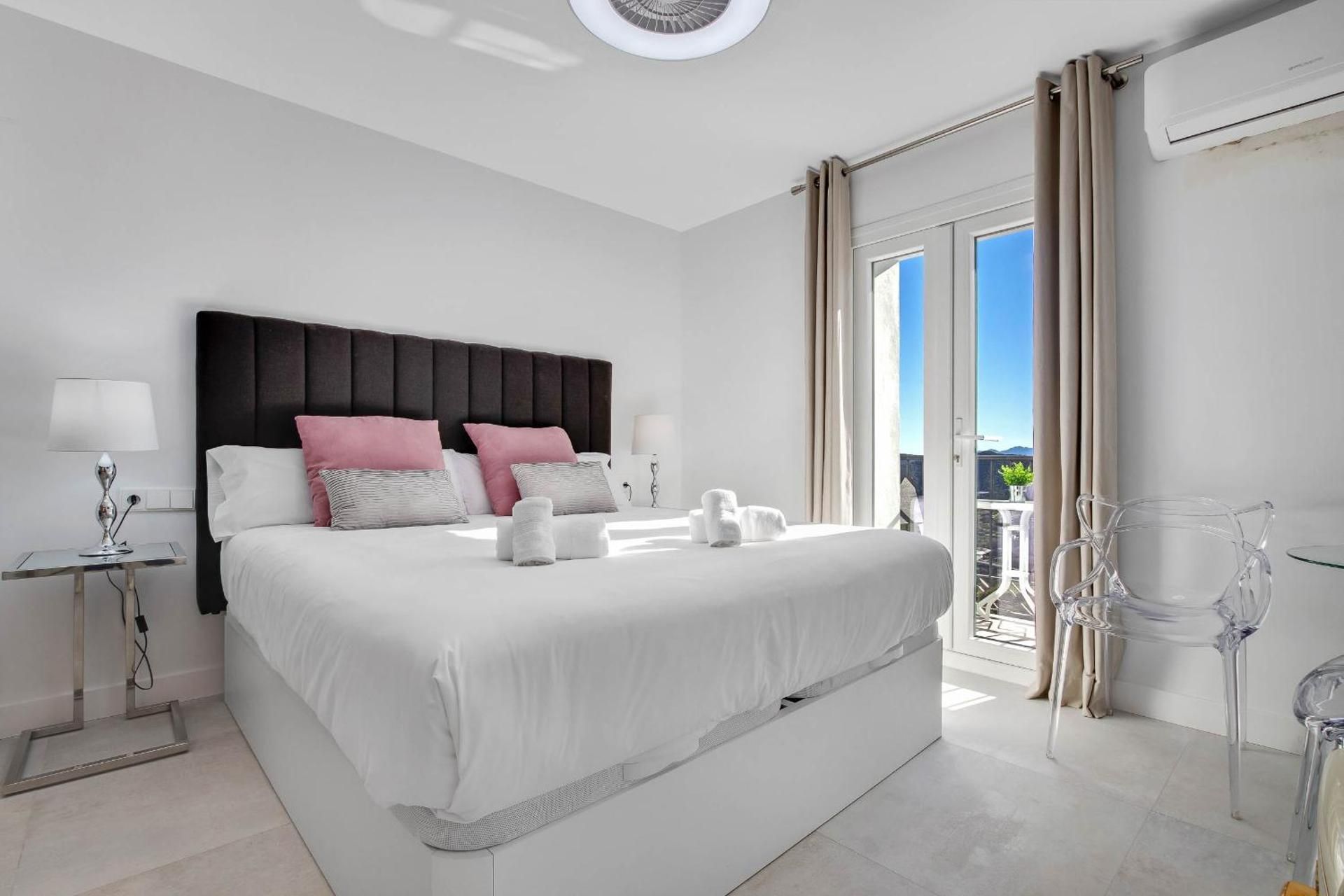 King Room with Spa Bath