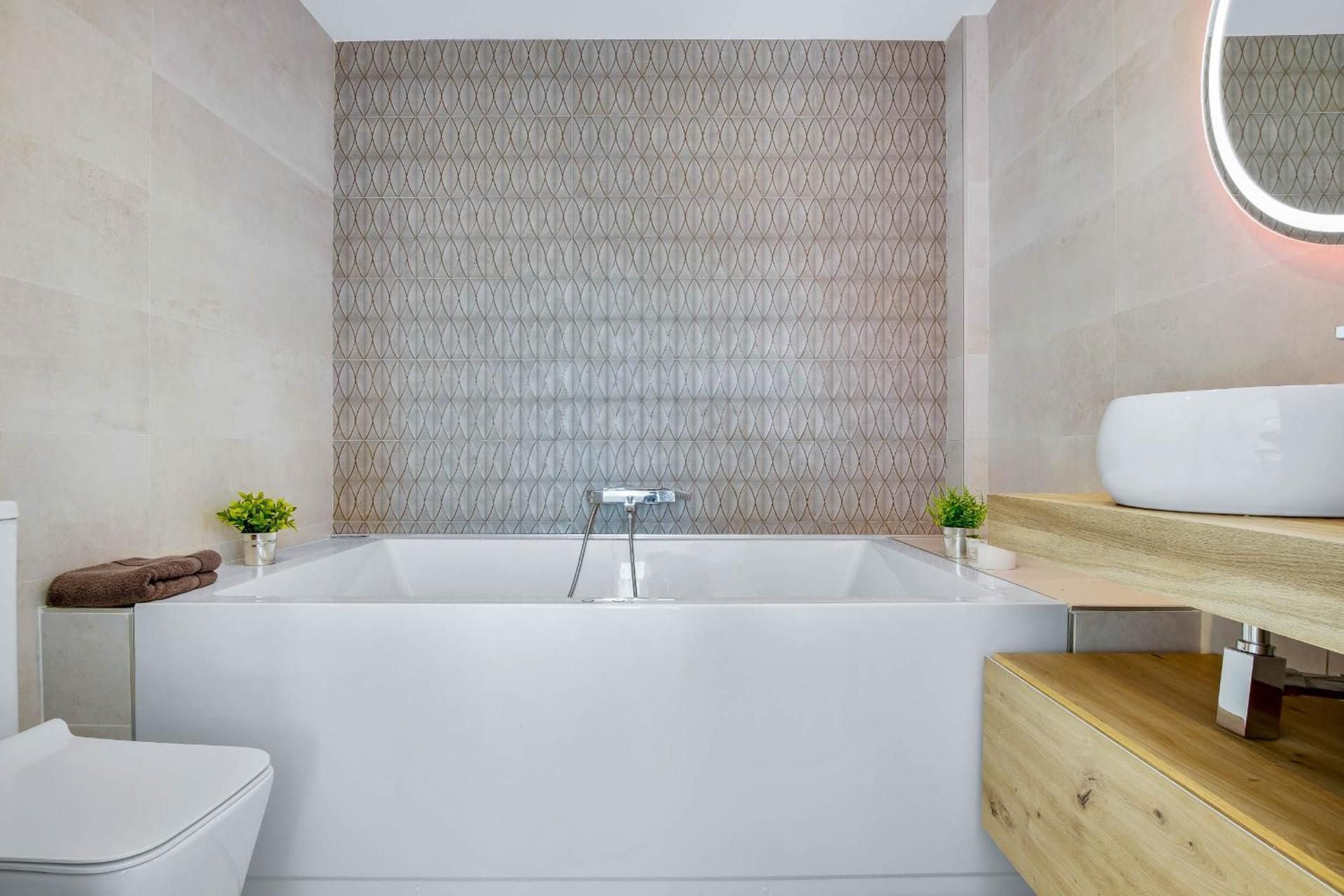 King Room with Spa Bath