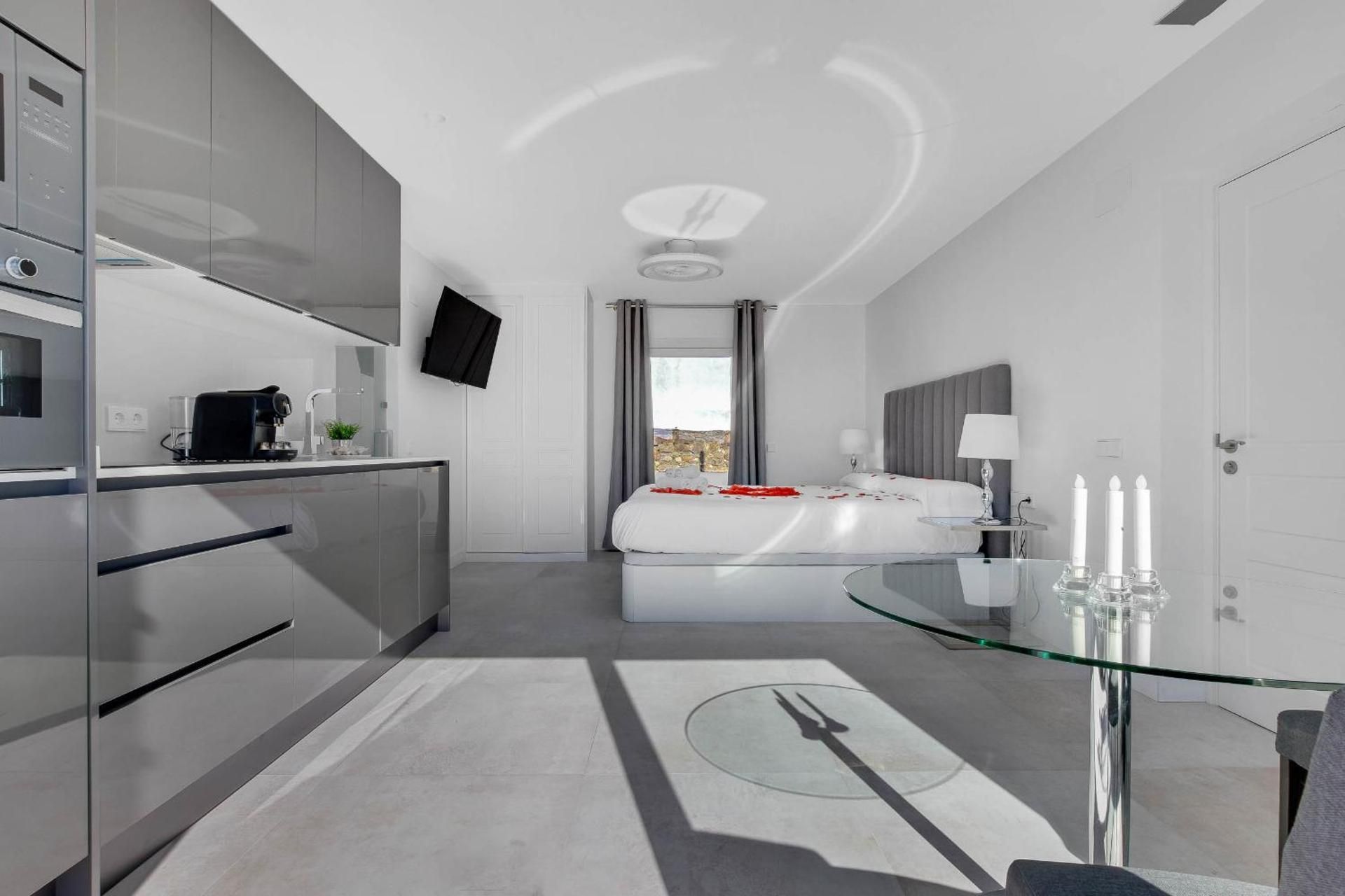 Suite with Mountain View